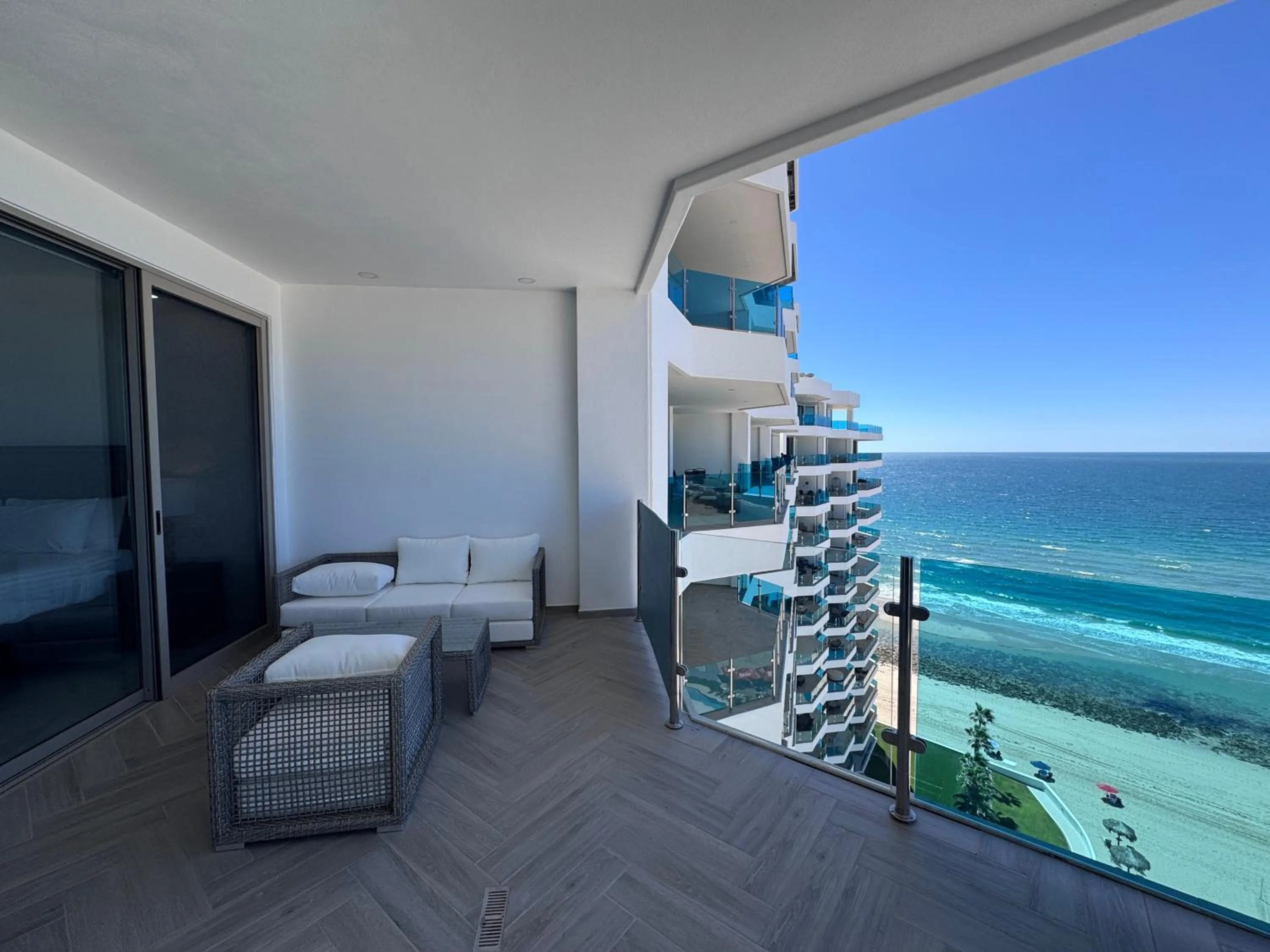 Esmeralda Beach Resort