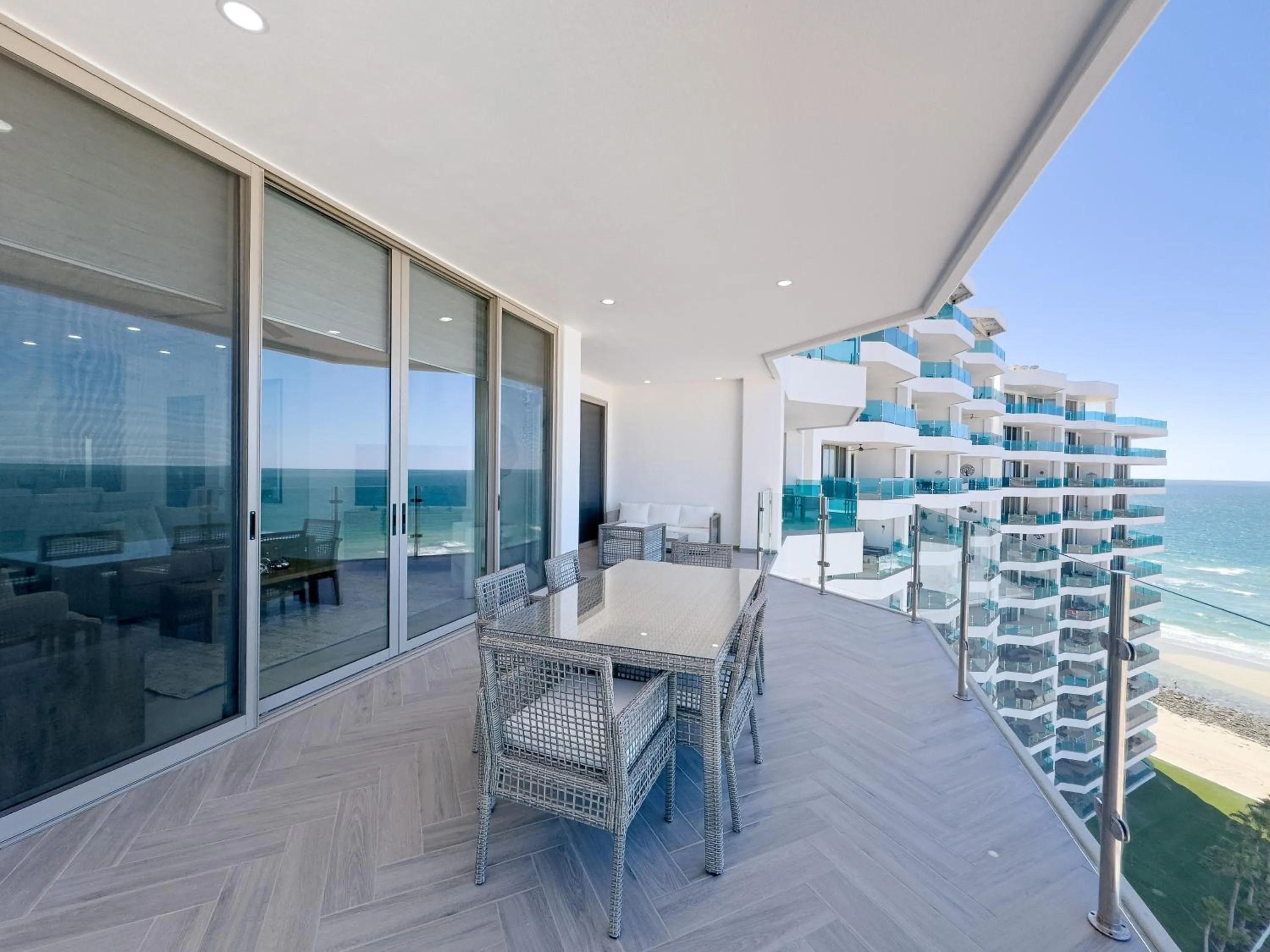 Esmeralda Beach Resort