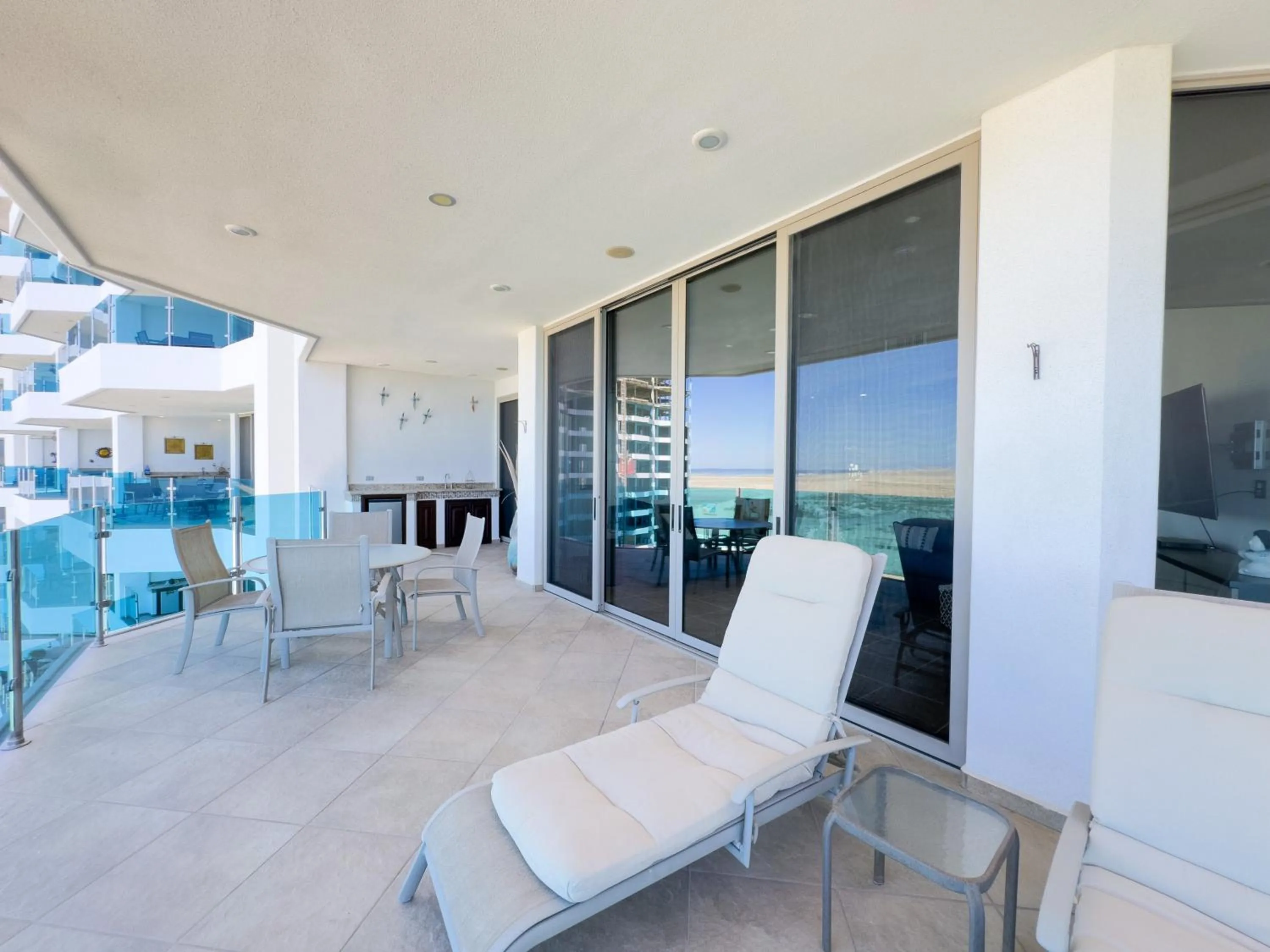 Esmeralda Beach Resort