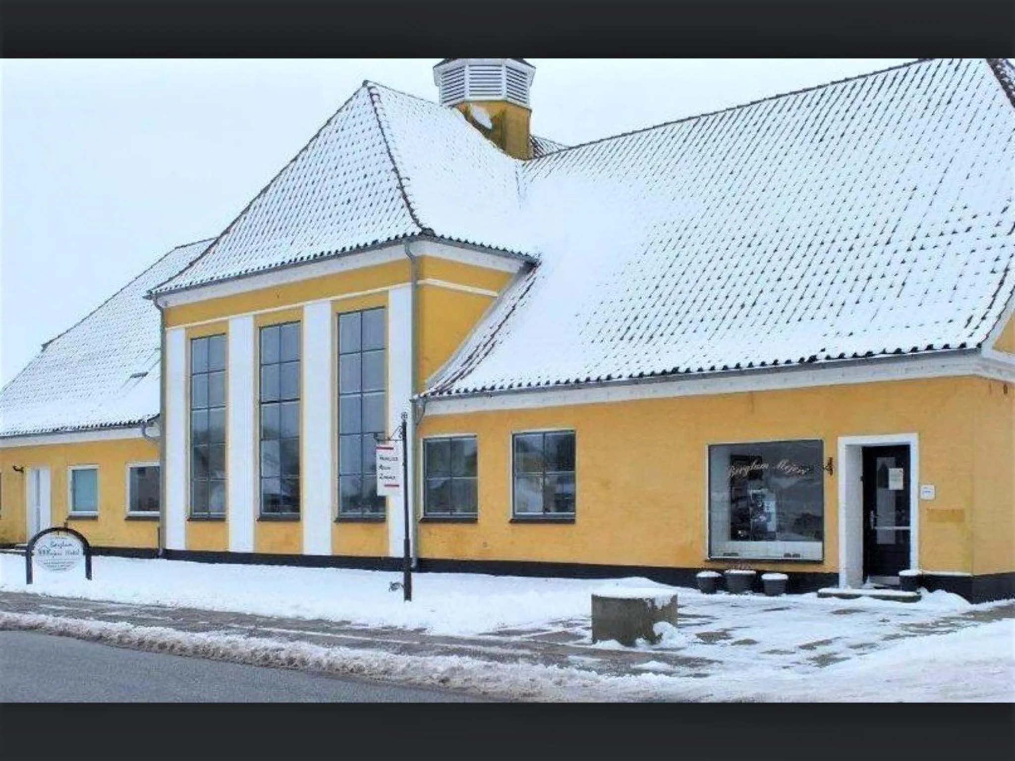 Property building in Børglum Mejeri Hotel
