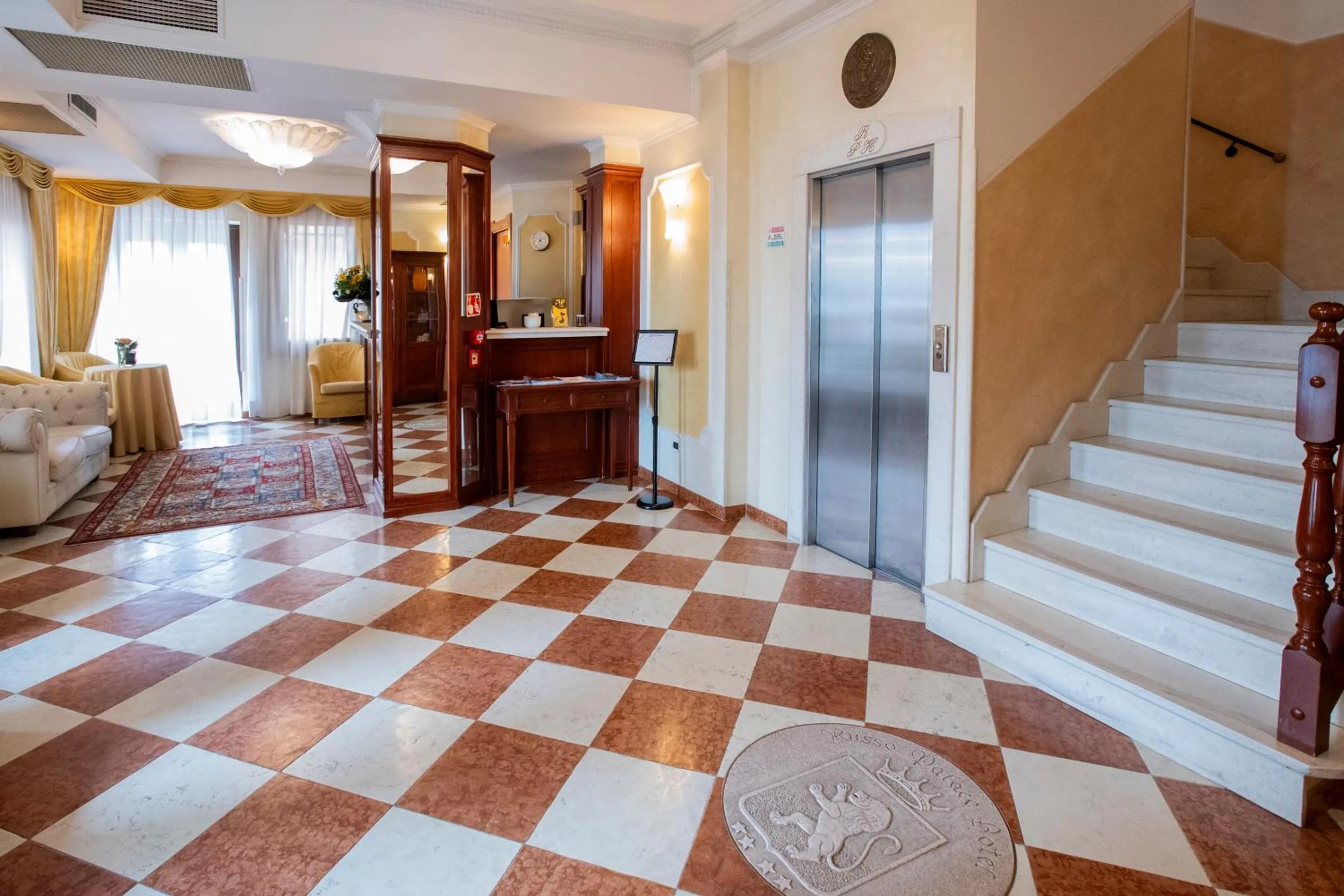 Lobby or reception in Hotel Russo Palace