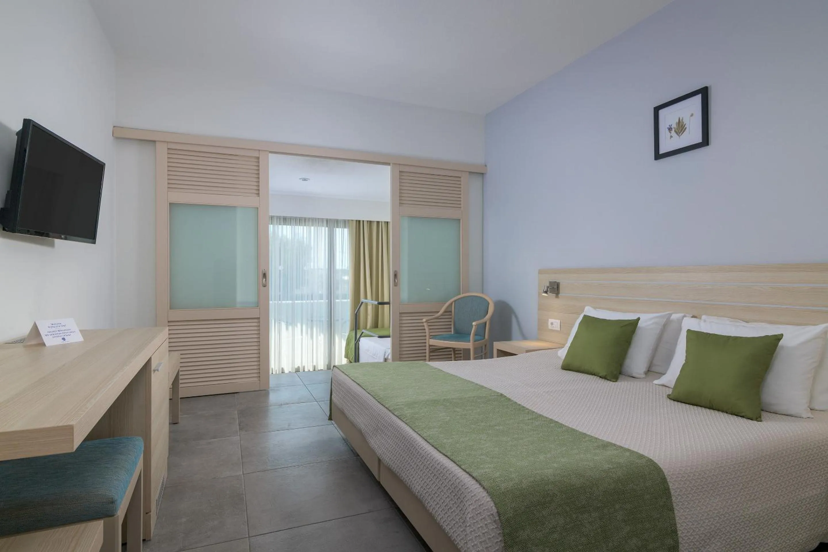 Bedroom, Bed in Hotel Niriides Beach