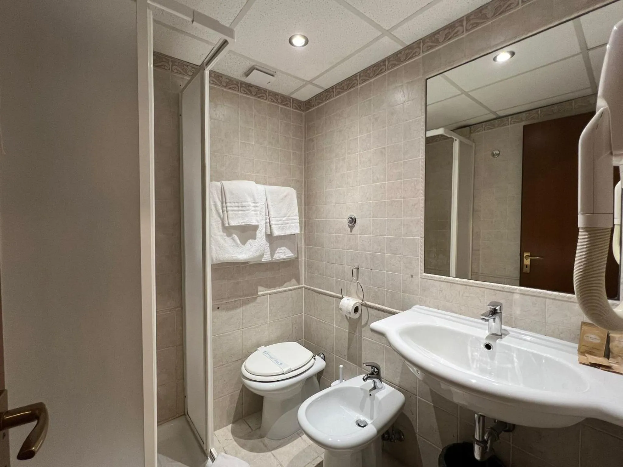 Shower in Hotel Garda