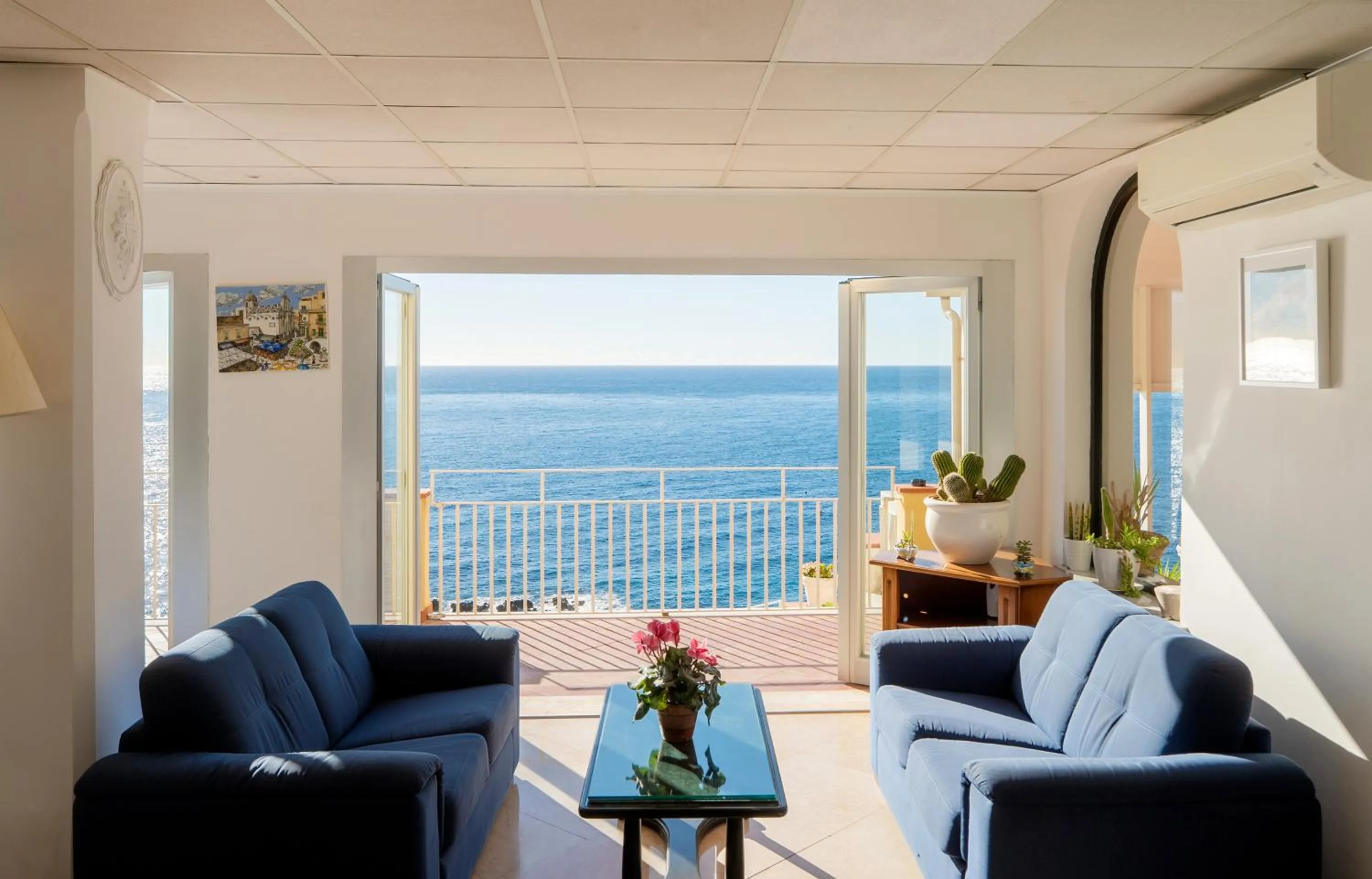 Seating area in Hotel Weber Ambassador