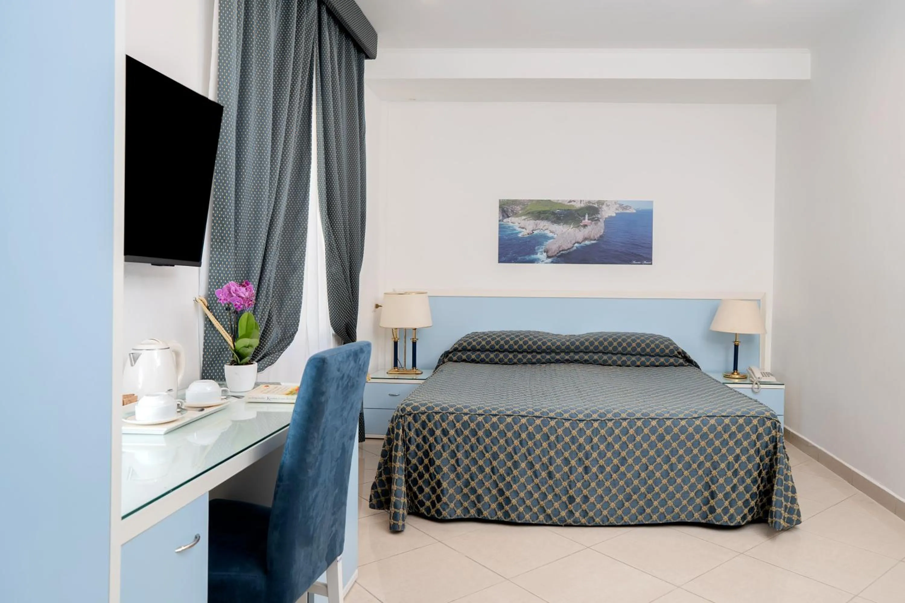 Photo of the whole room, Bed in Hotel Weber Ambassador