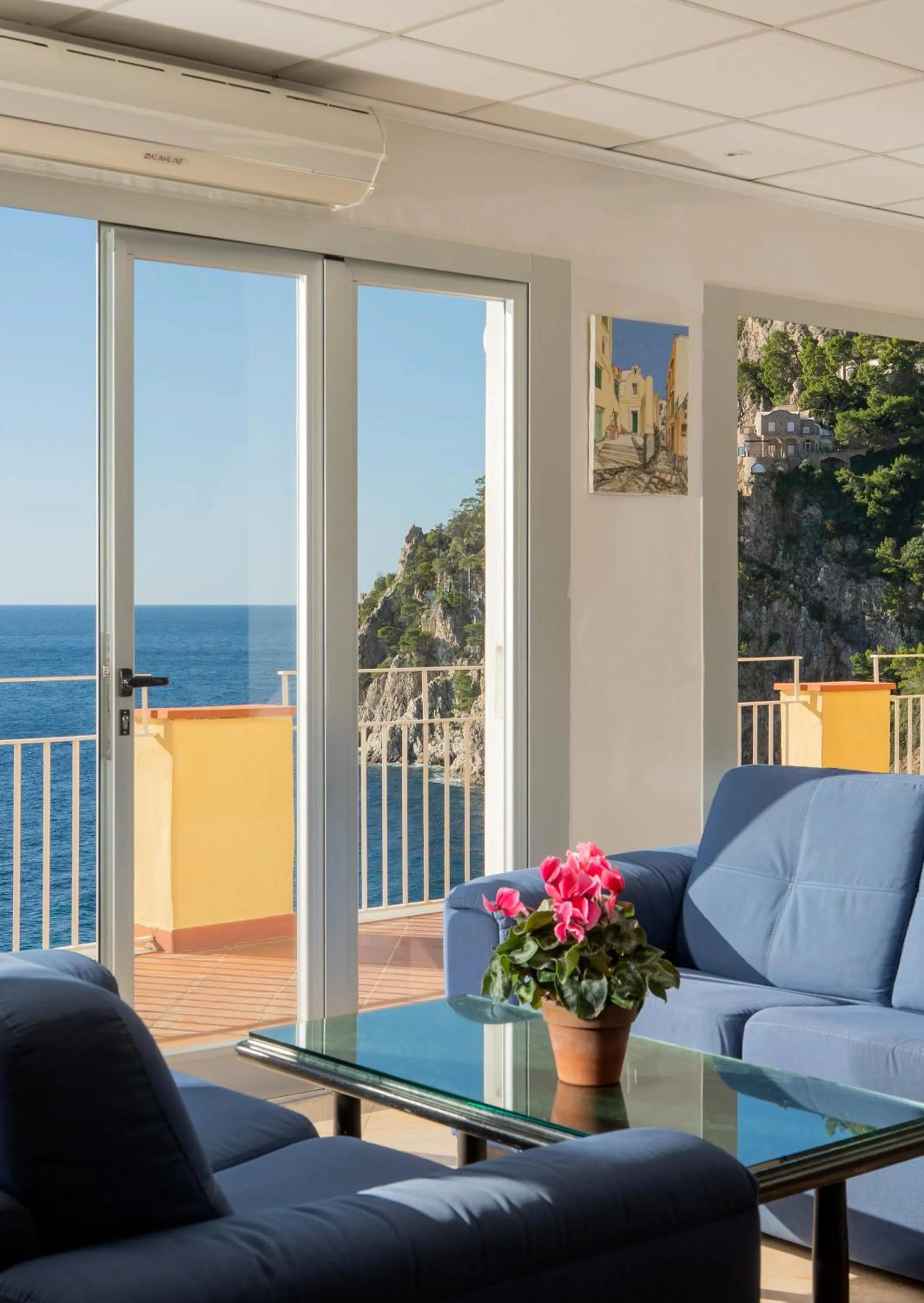 Seating area in Hotel Weber Ambassador