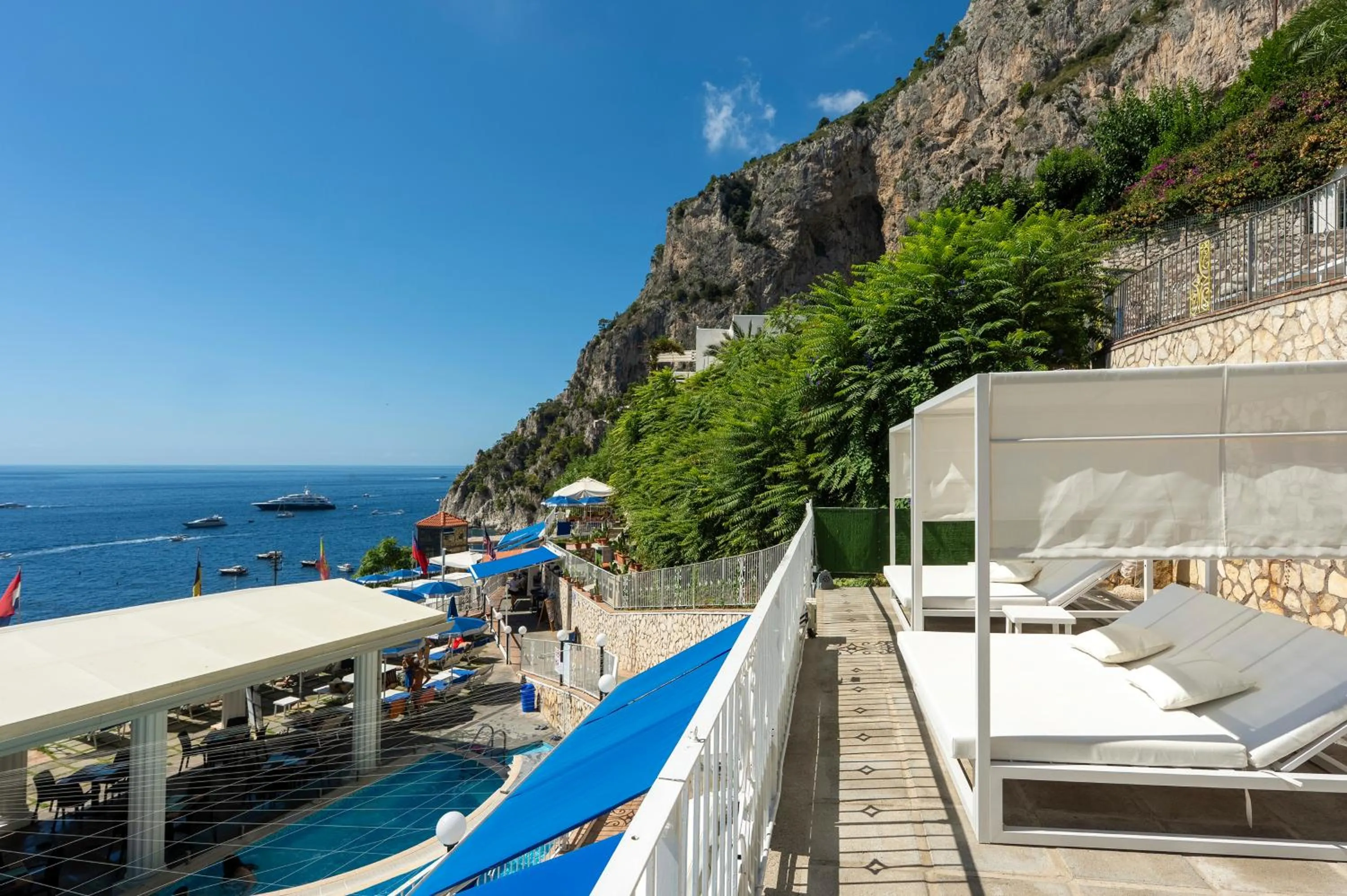 sunbed in Hotel Weber Ambassador