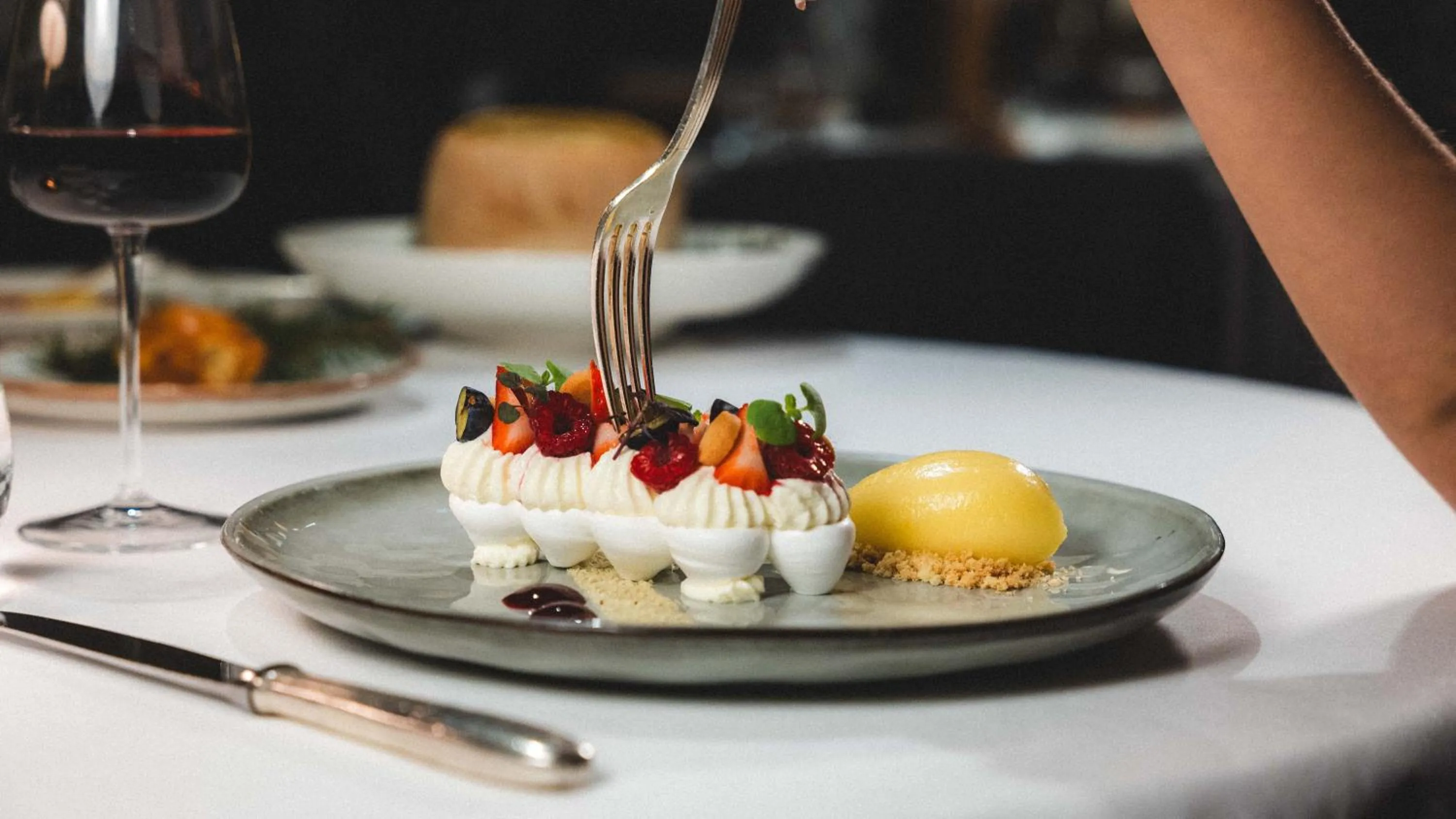 Restaurant/places to eat in Hotel Carlina