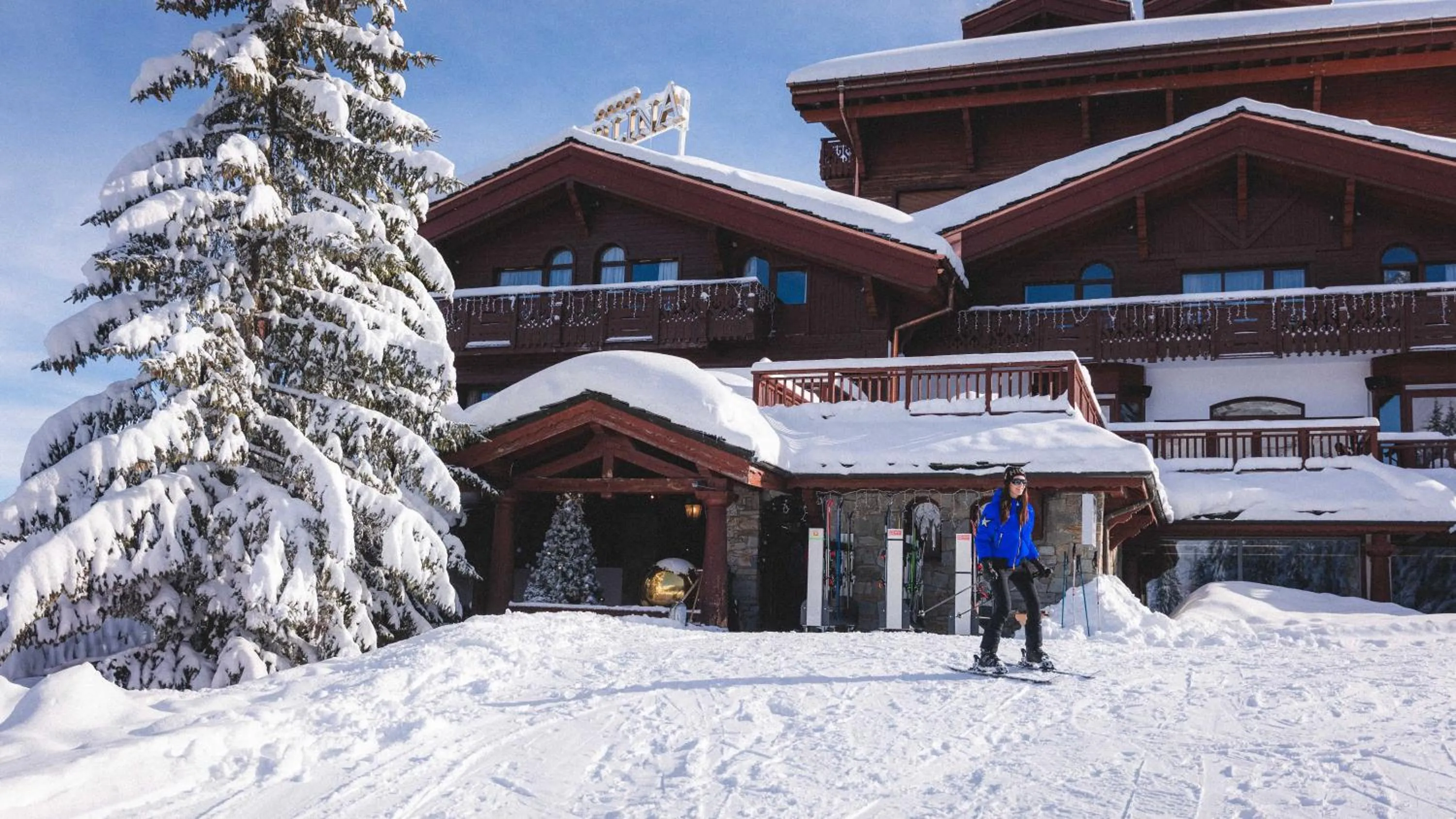Skiing in Hotel Carlina