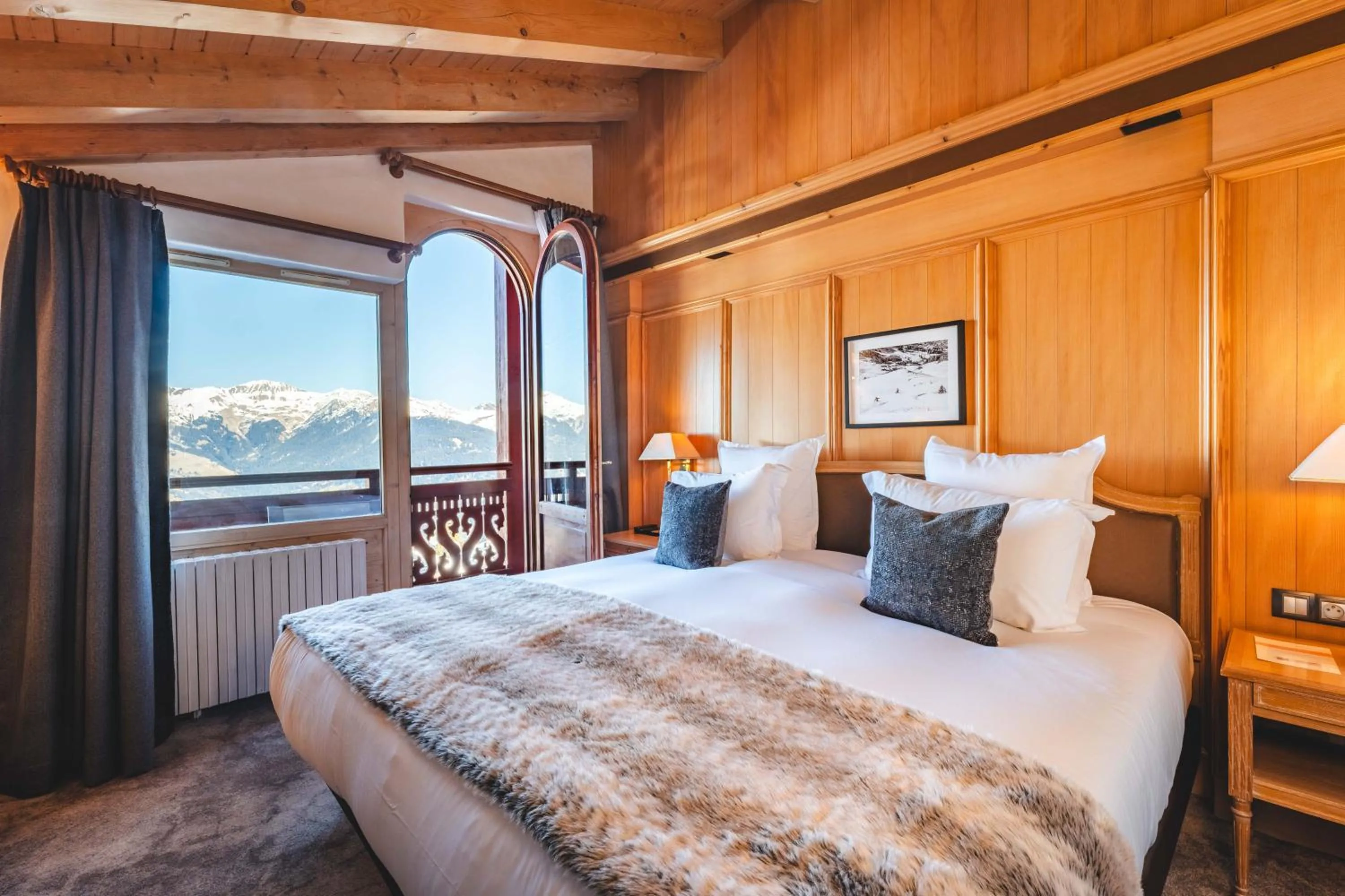 Balcony/Terrace, Bed in Hotel Carlina