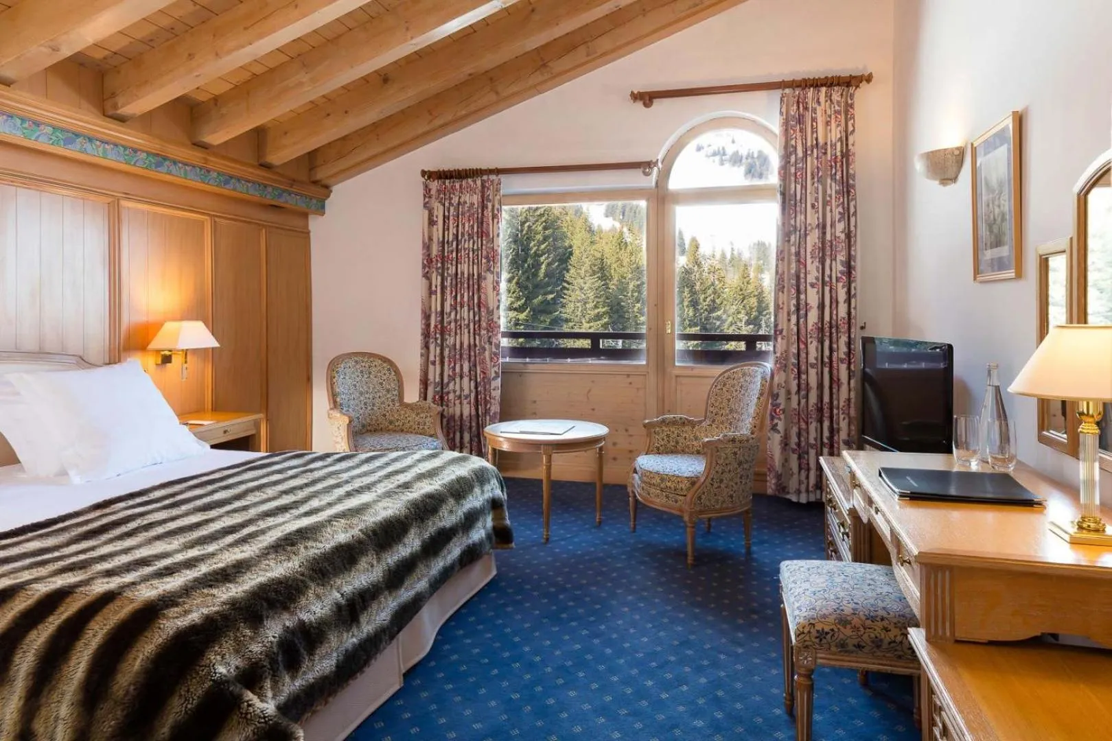 Bed in Hotel Carlina