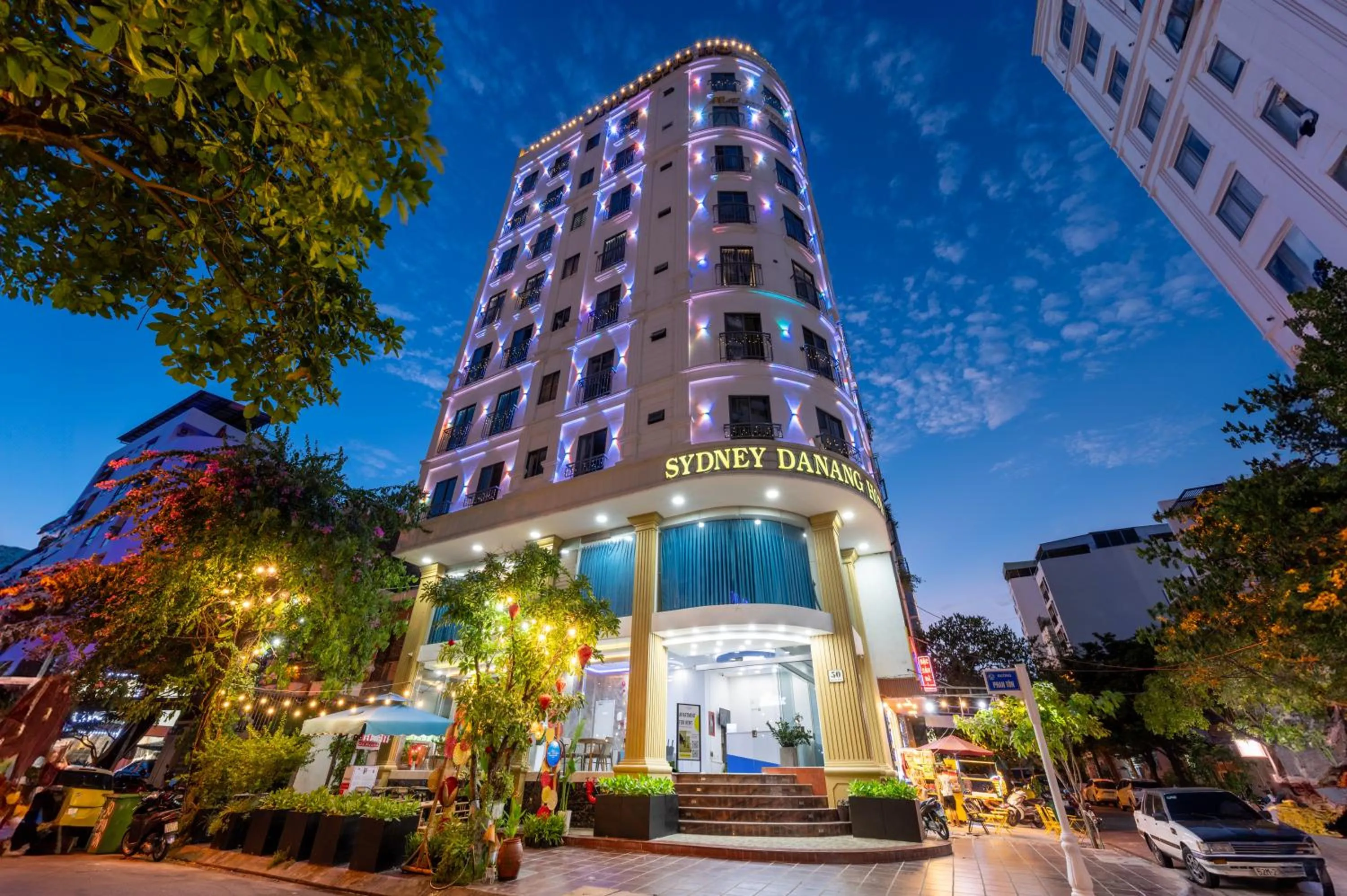 Property building in Sydney Da Nang Hotel & Apartment