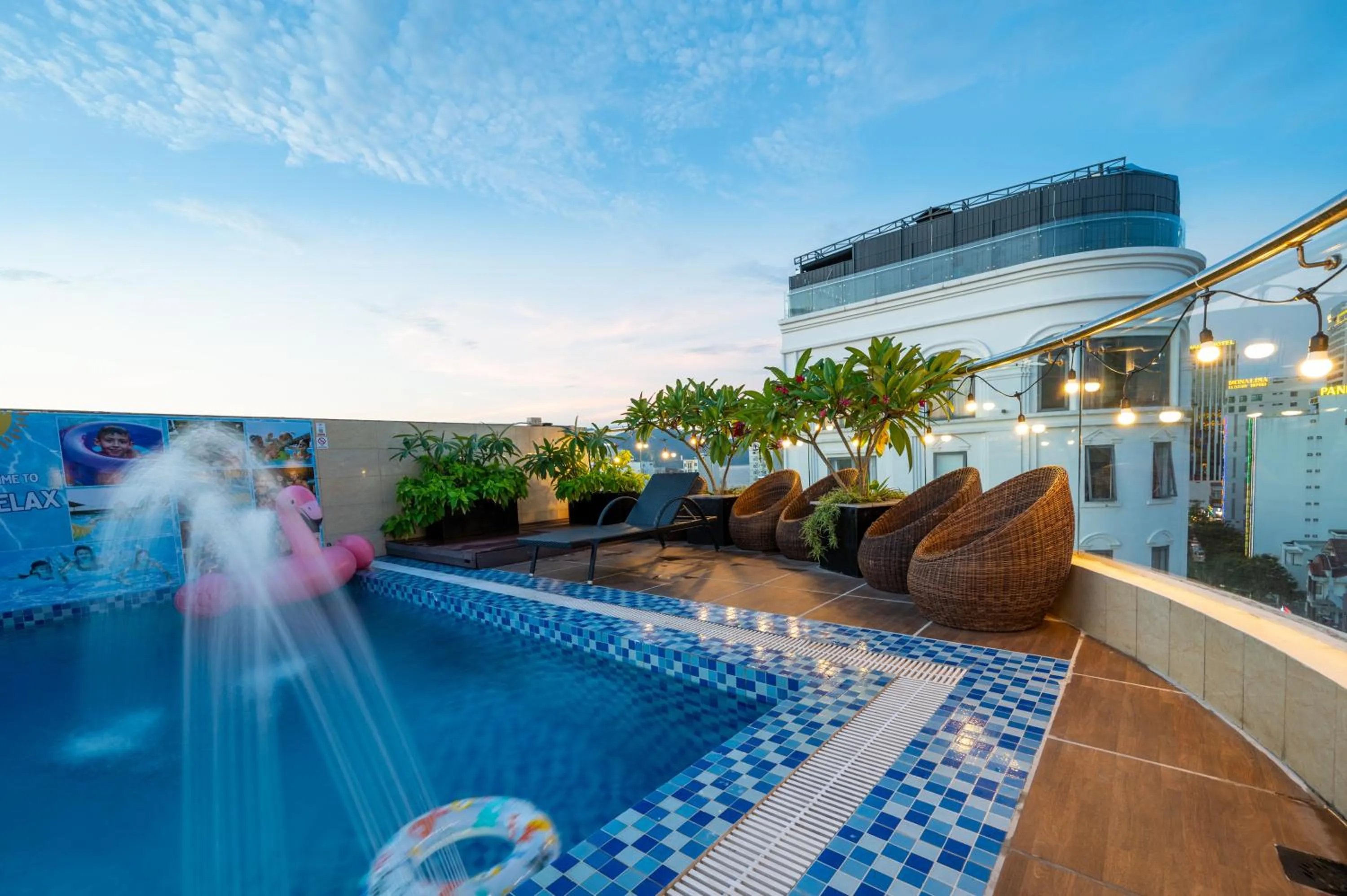 Swimming pool in Sydney Da Nang Hotel & Apartment