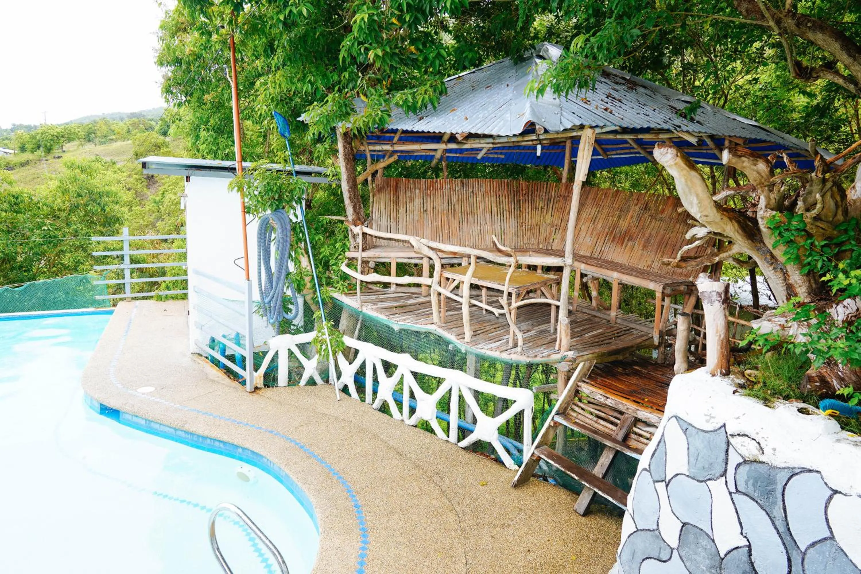 Swimming pool in Negra Mountain Resort