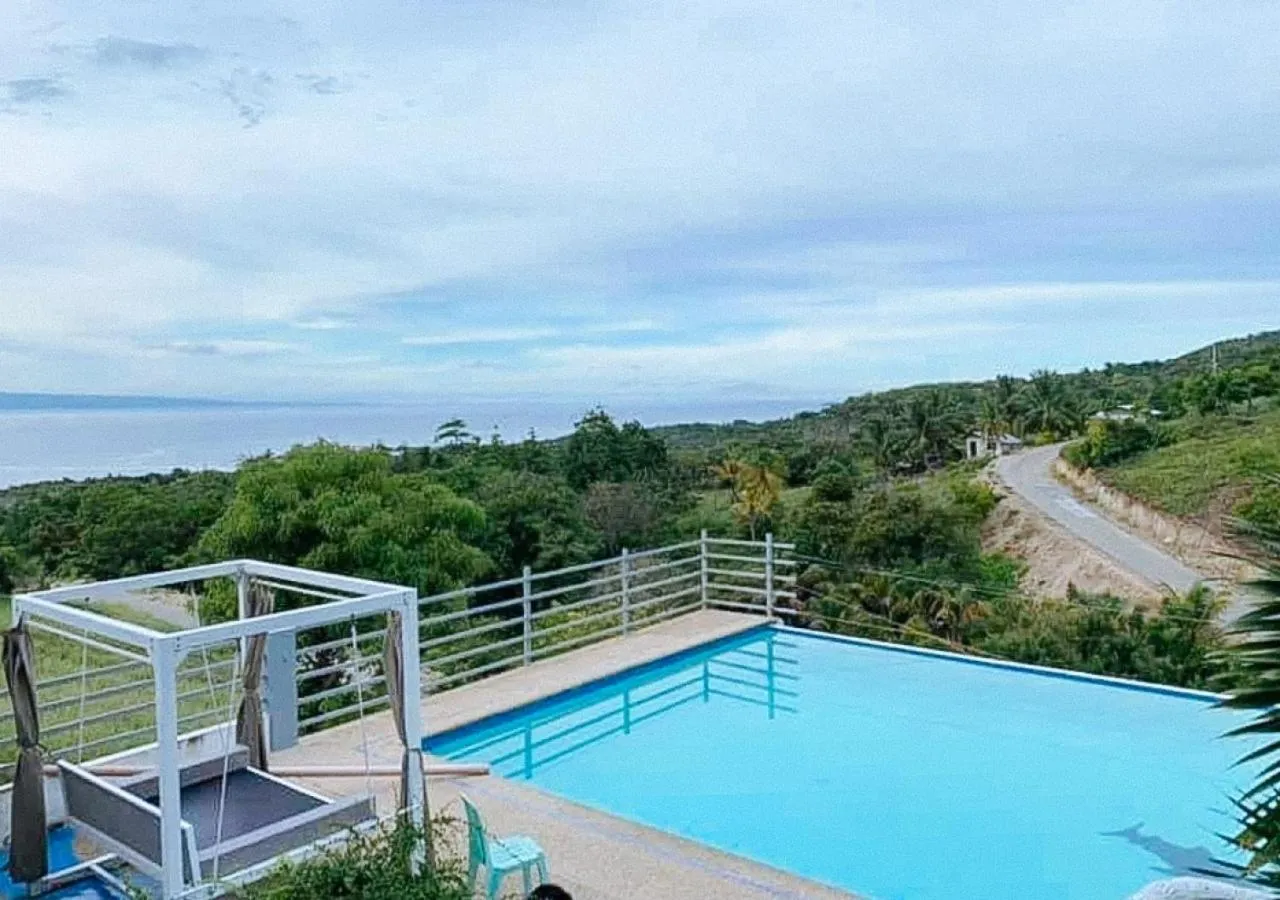 Swimming pool in Negra Mountain Resort