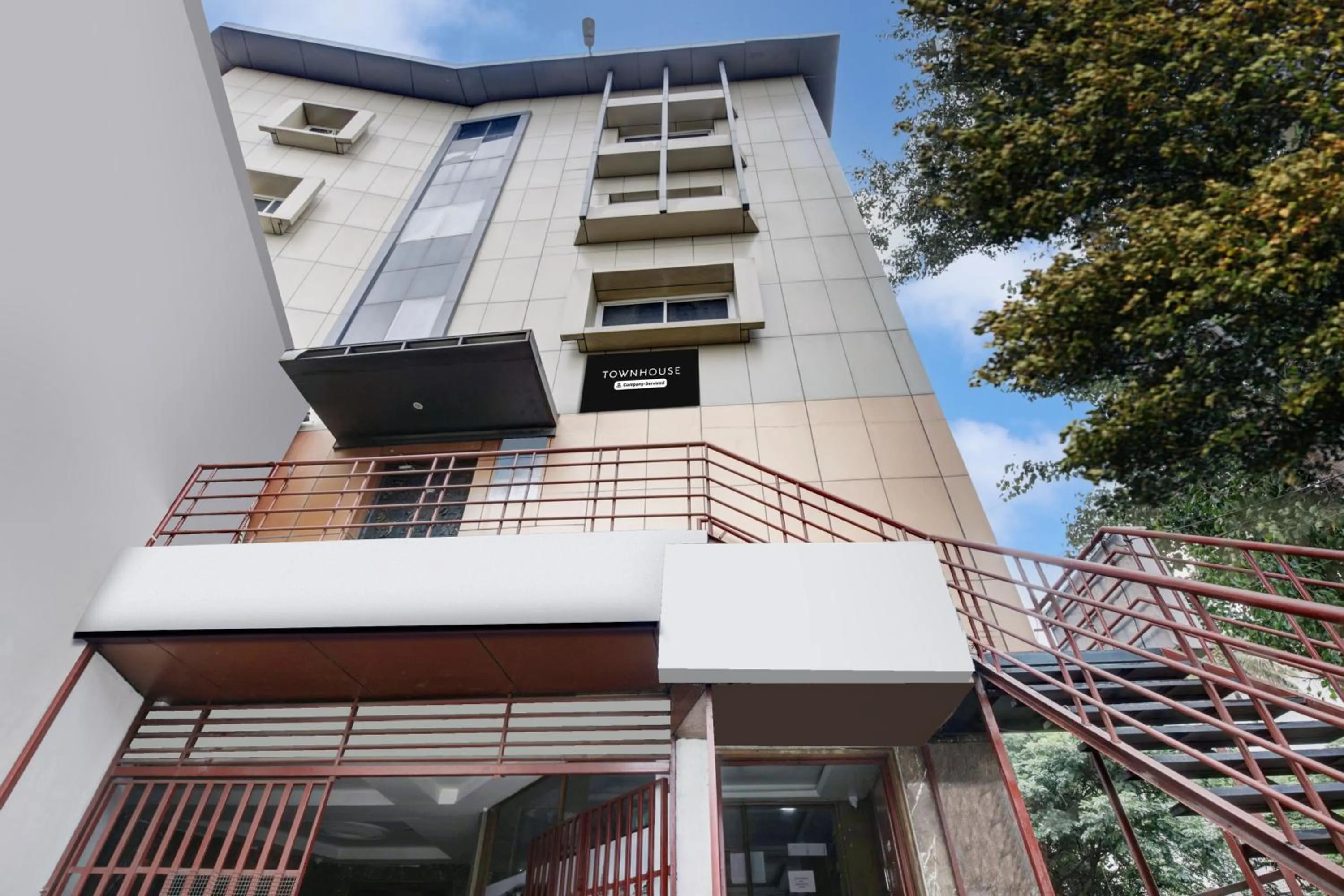 Facade/entrance in Super Townhouse Mysore City Centre Formerly Hotel Mahendra