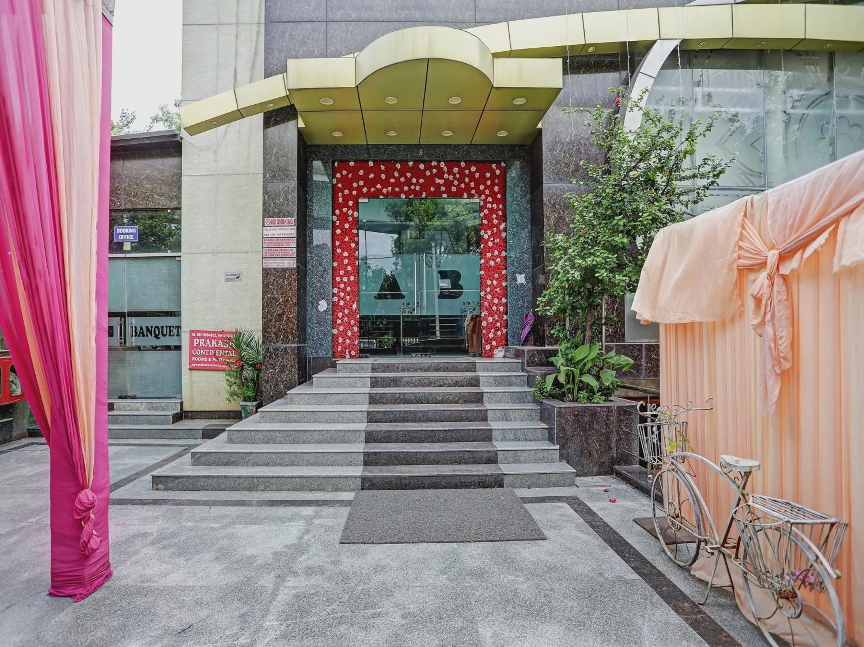 Facade/entrance in Super Townhouse Prakash continental Near Netaji Subhash Place Metro Station