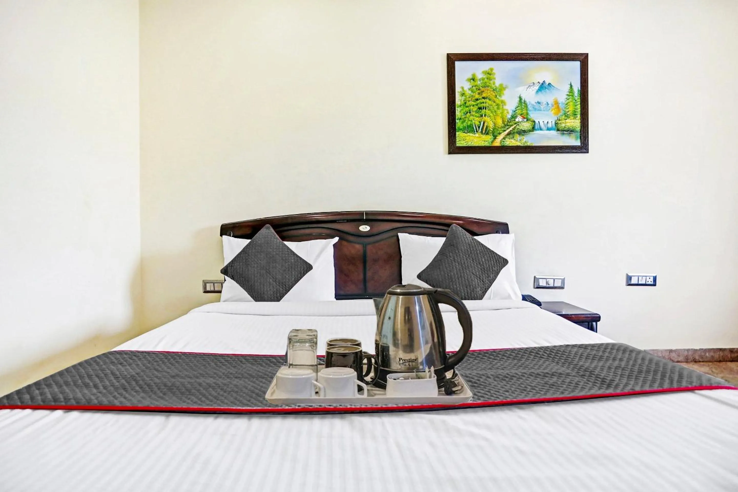 Lobby or reception, Bed in Super Townhouse Prakash continental Near Netaji Subhash Place Metro Station