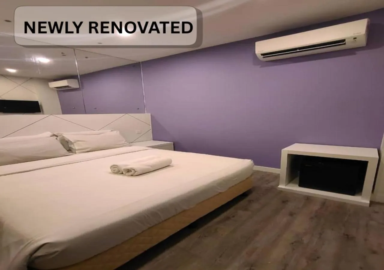 Bed in CAPITAL EXPRESS