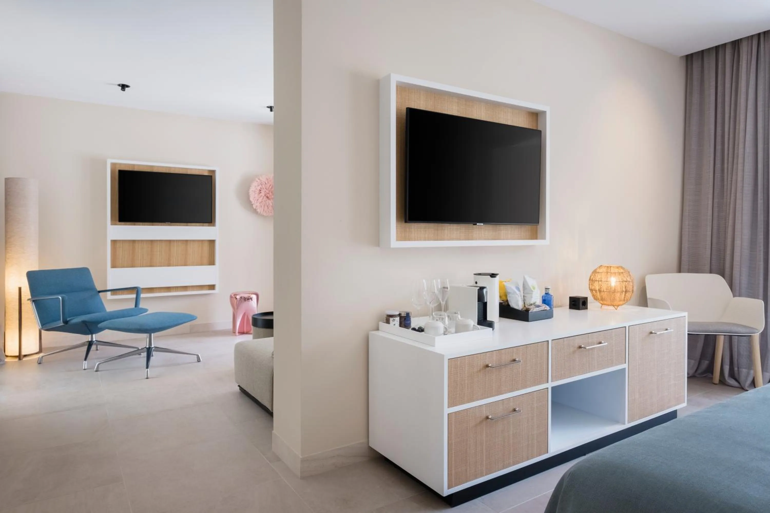 Bed in El Vicenç de la Mar - Adults Only - Over 12