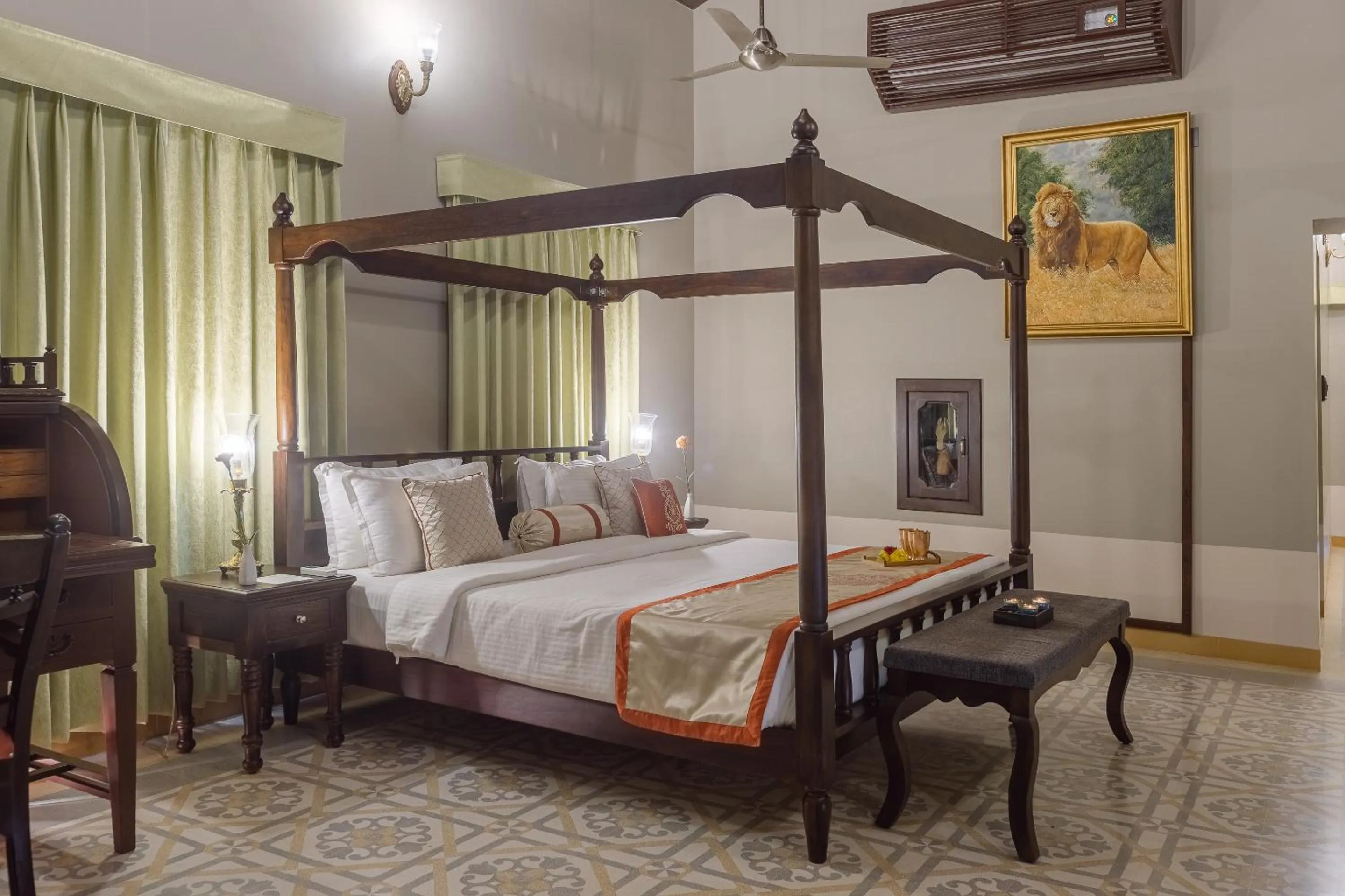 Bedroom, Bed in Tree of Life Darbargadh Dared