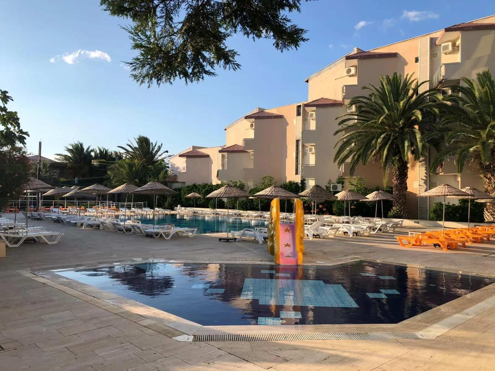 Swimming pool in AFYTOS ÖREN PARK MTK