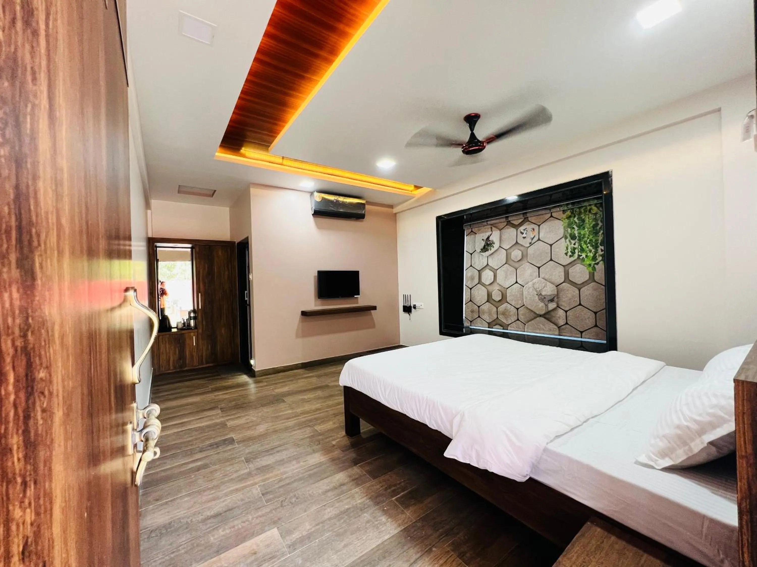 Bed in Jimmy Beach Resort