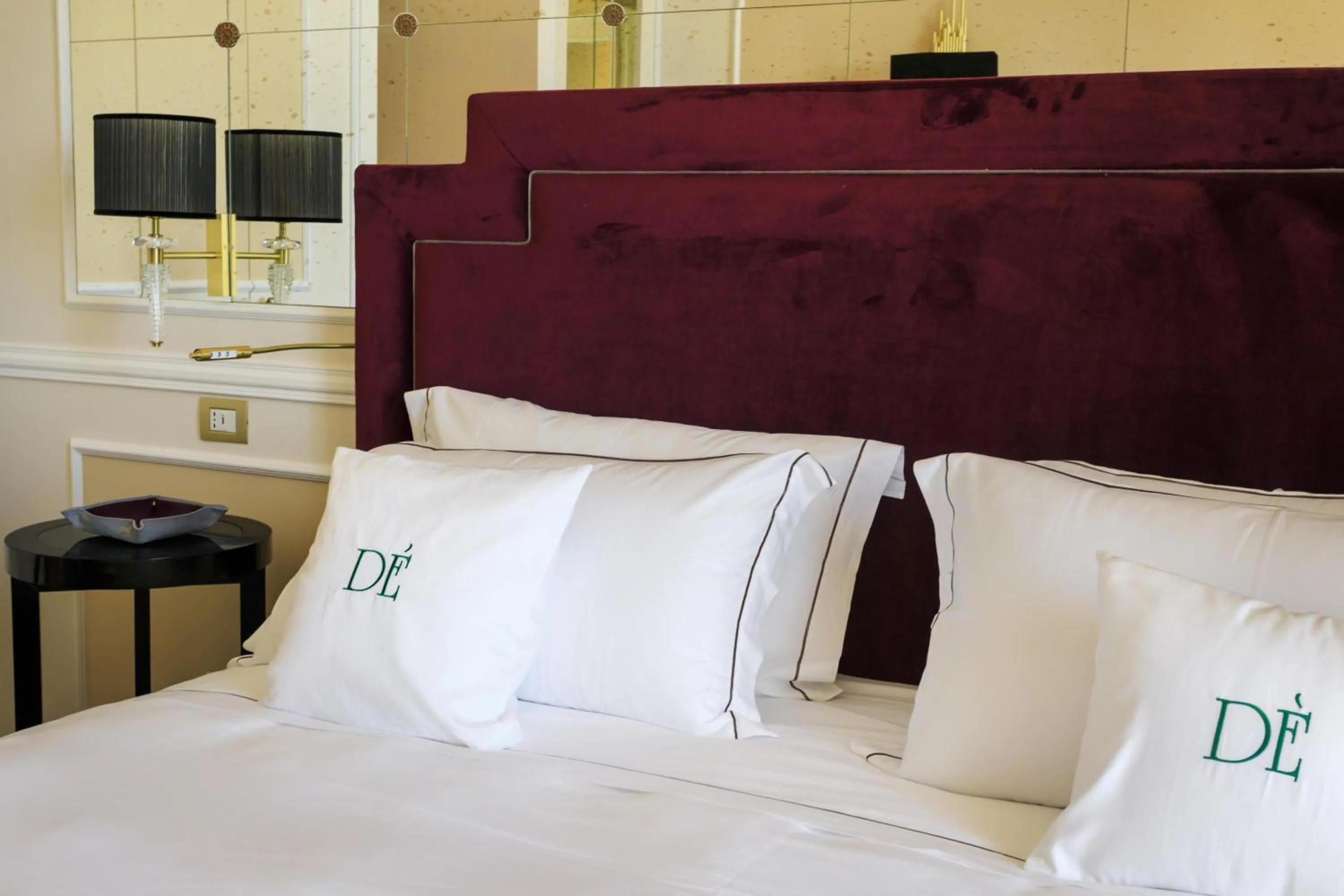 Bed in Grand Hotel Des Etrangers- The Leading Hotels of the World