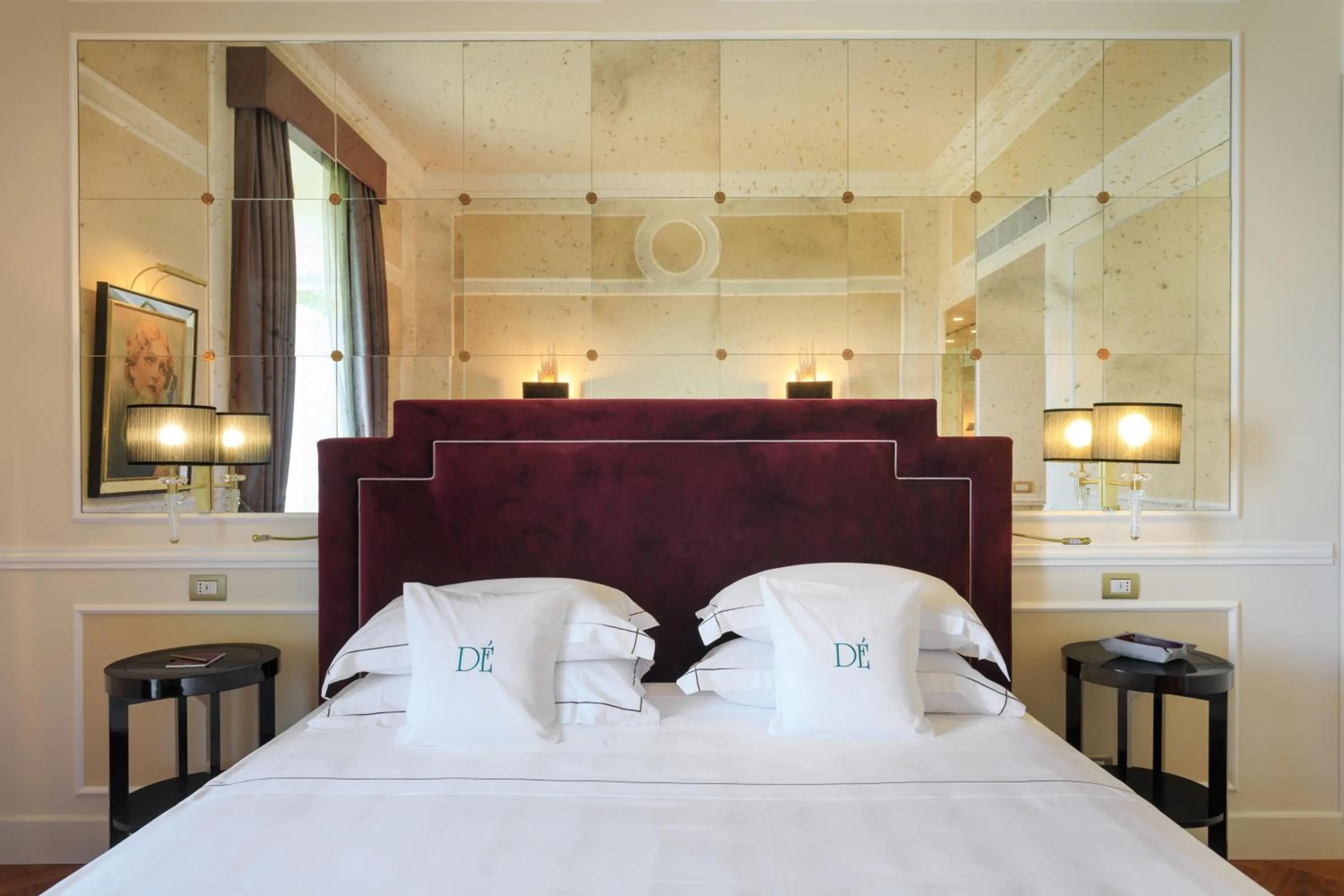 Bed in Grand Hotel Des Etrangers- The Leading Hotels of the World