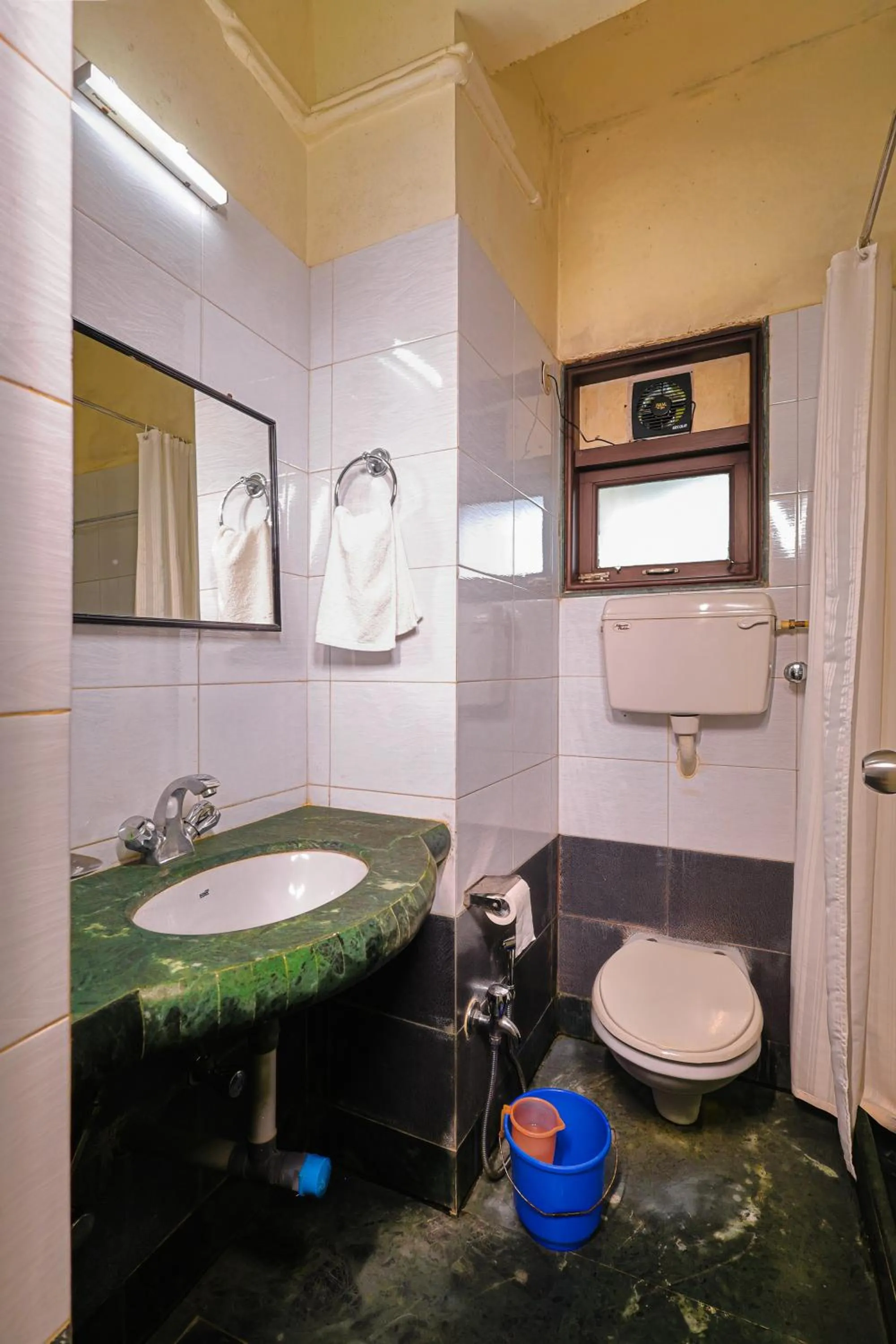 Toilet in Kokanwadi Resort