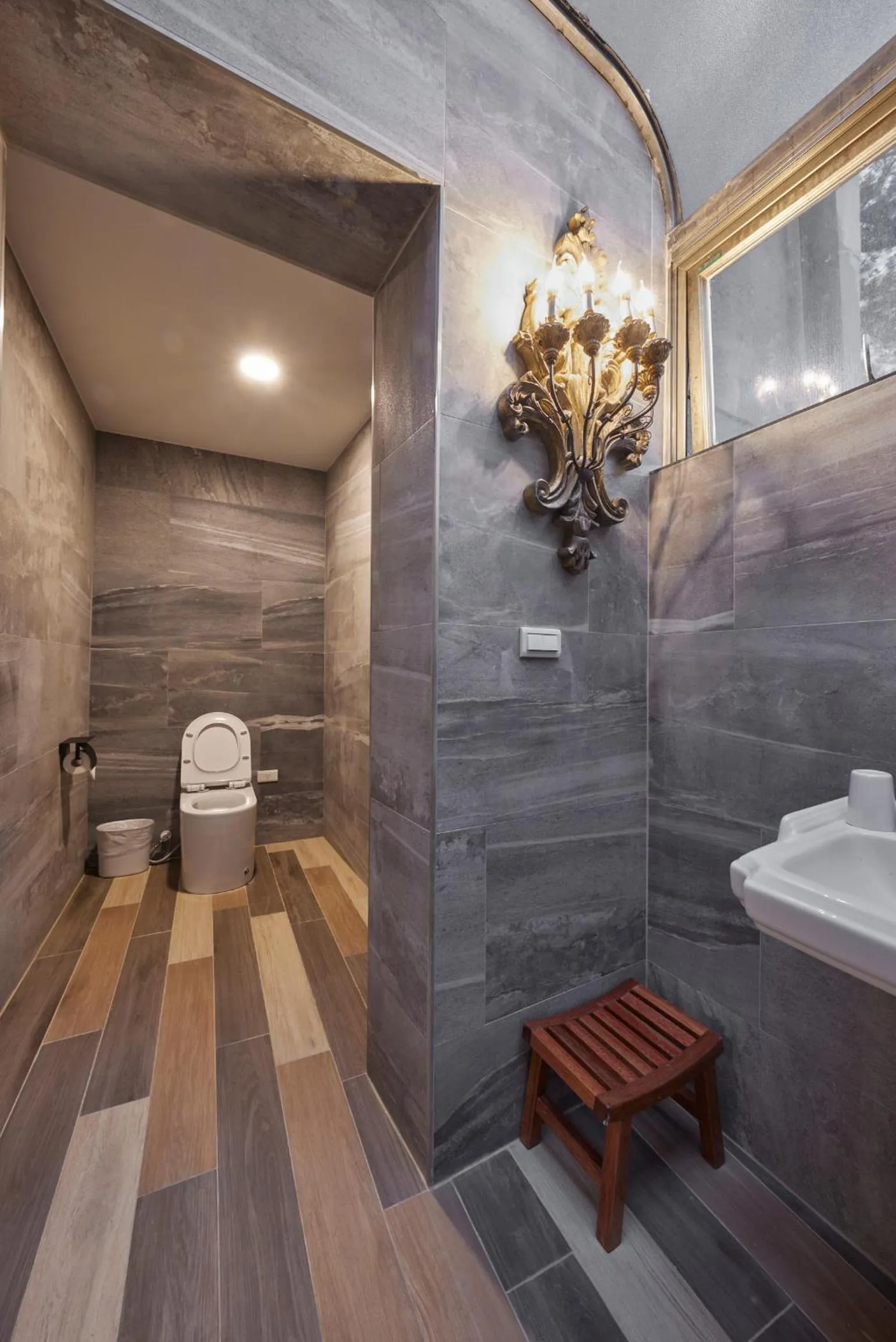 Toilet in Kyokusui Hotspring Hotel