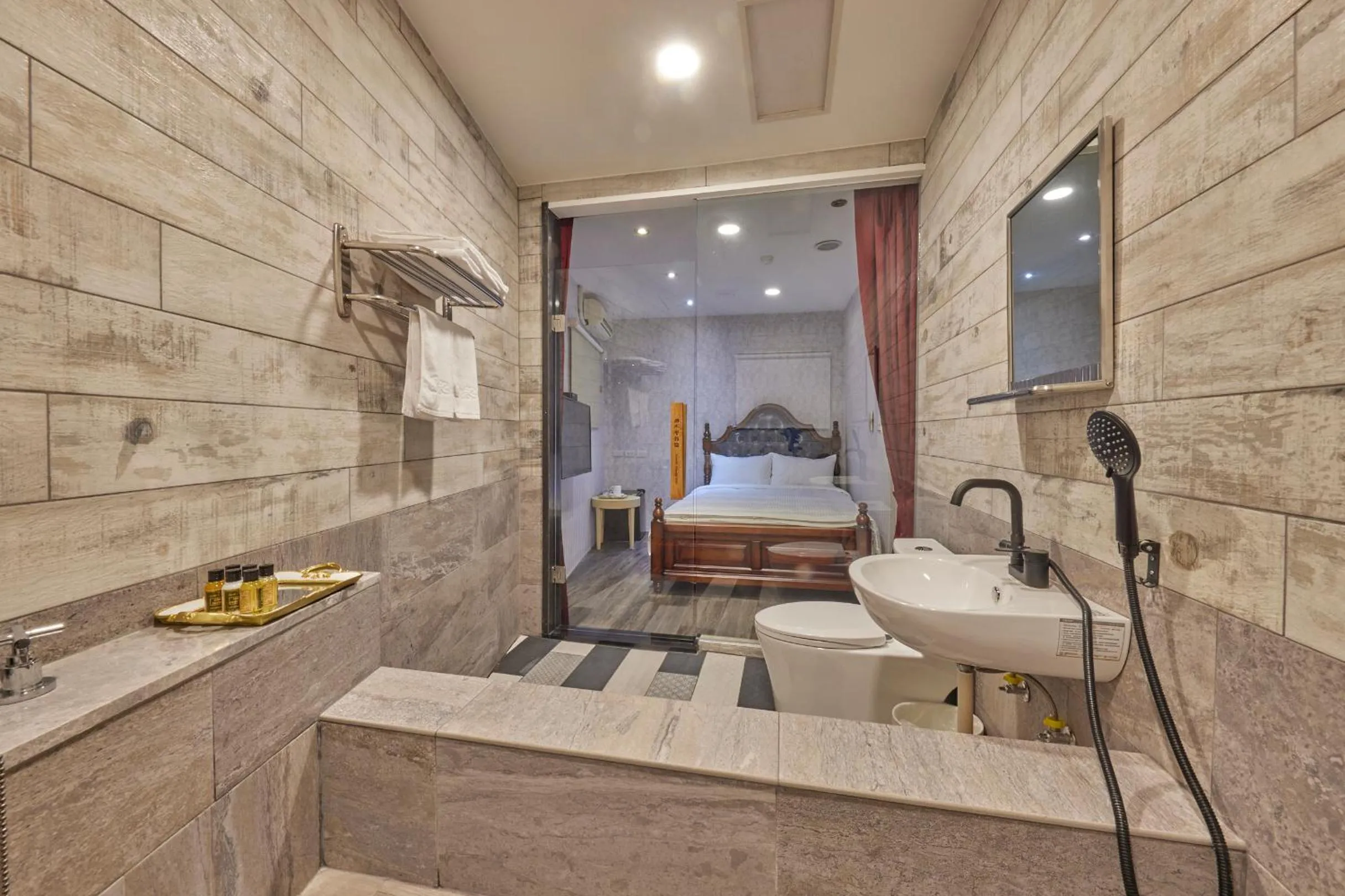 Shower in Kyokusui Hotspring Hotel