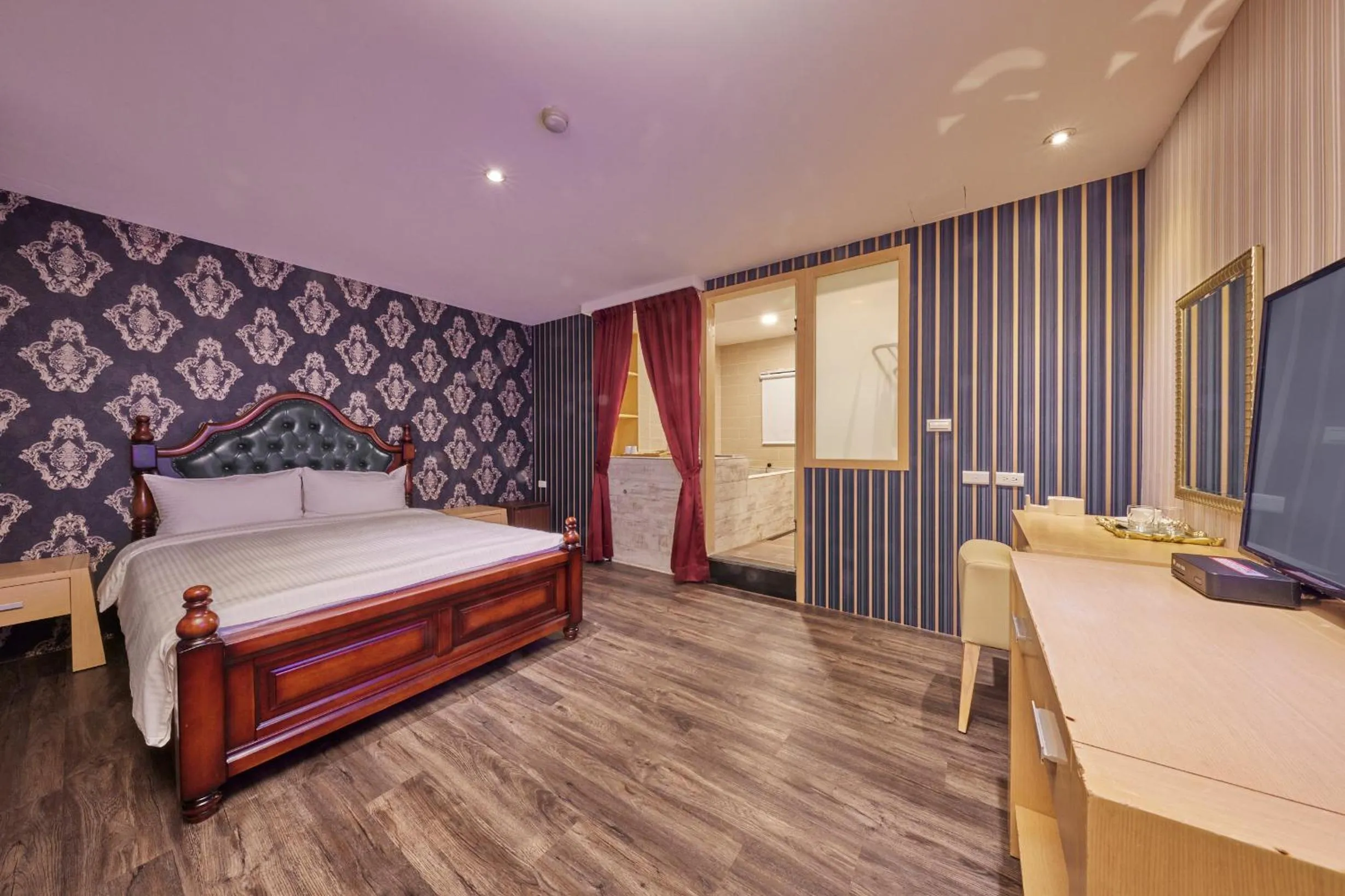 Bed in Kyokusui Hotspring Hotel