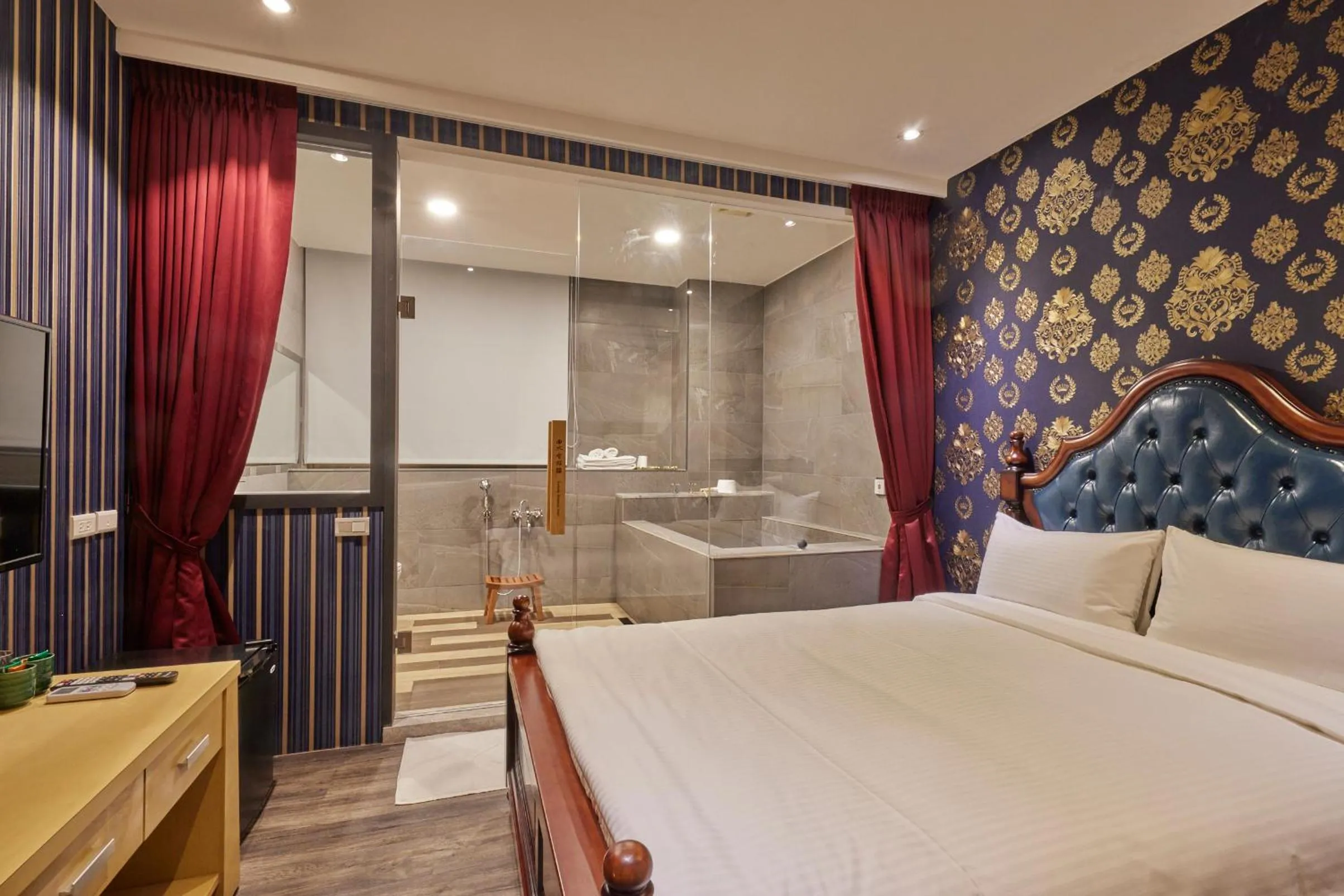 Bed in Kyokusui Hotspring Hotel