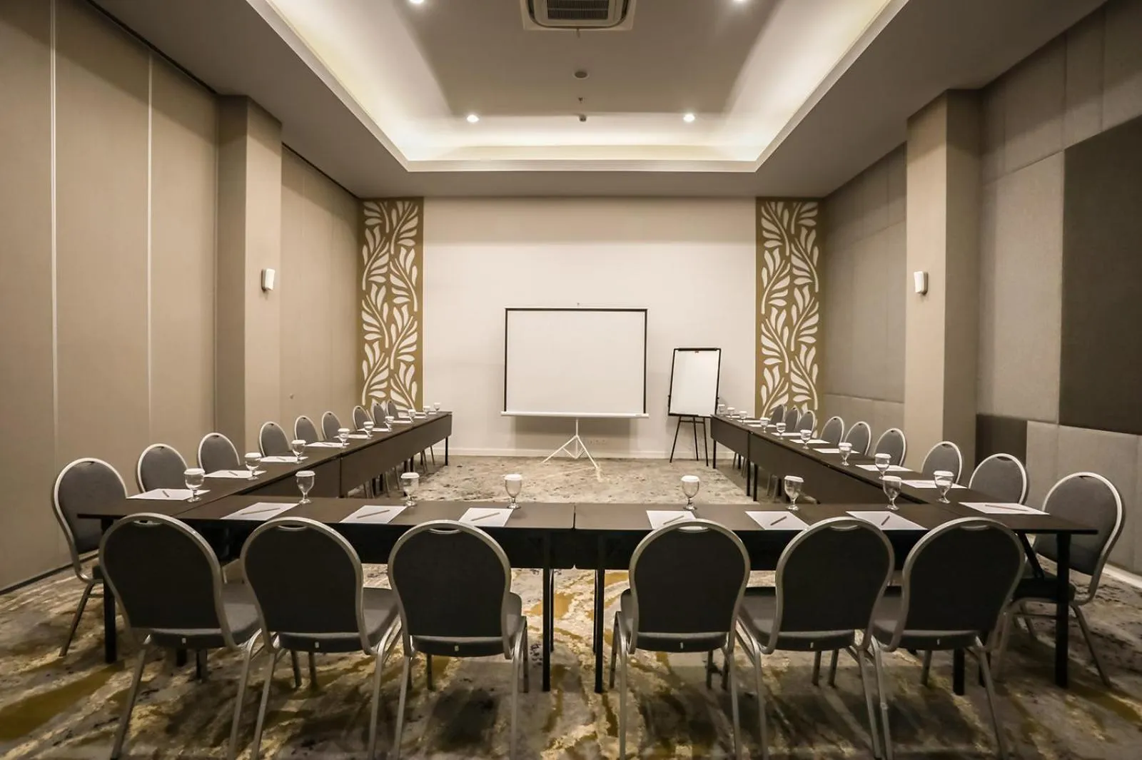 Meeting/conference room in favehotel Pamanukan