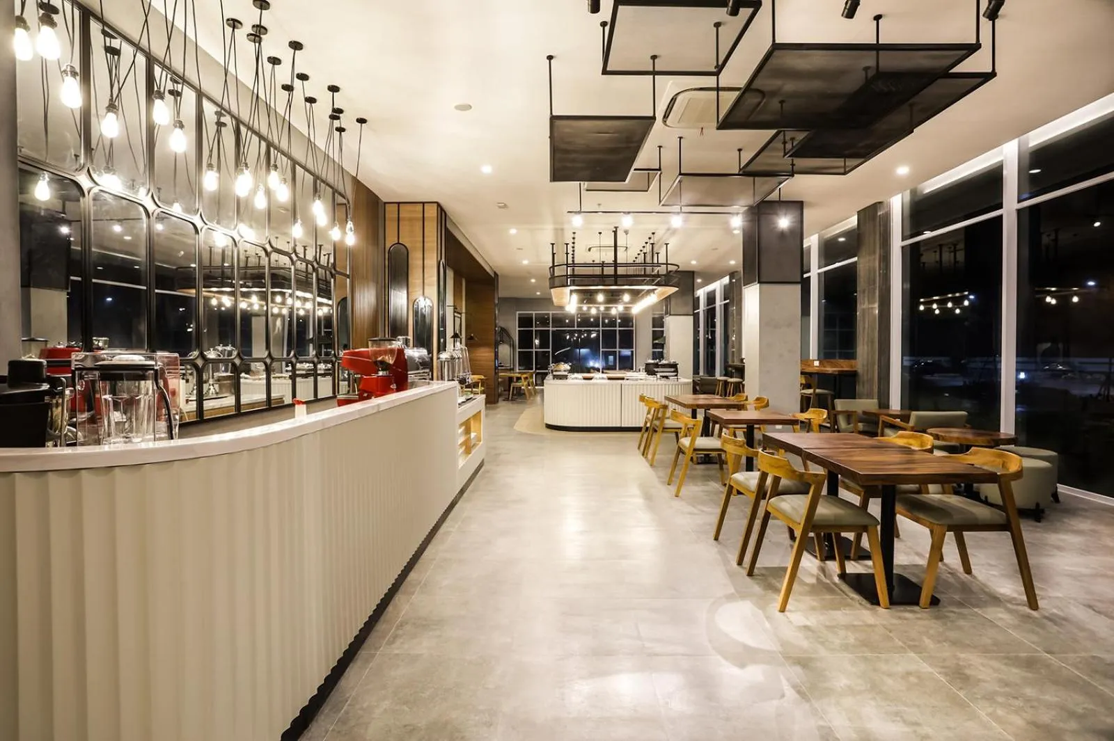 Restaurant/places to eat in favehotel Pamanukan