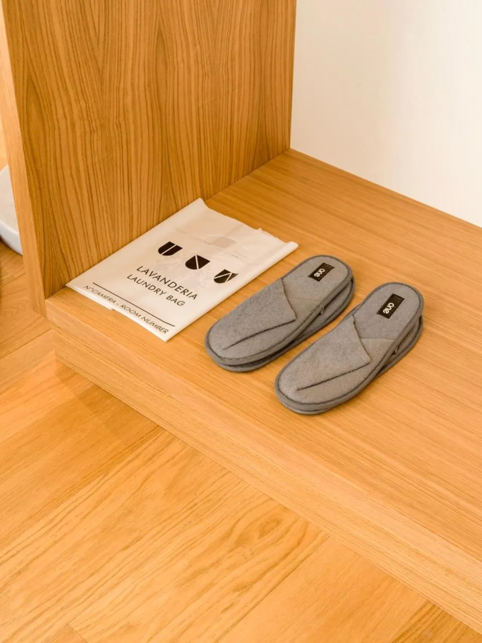 wardrobe in UNA Hotels One Catania