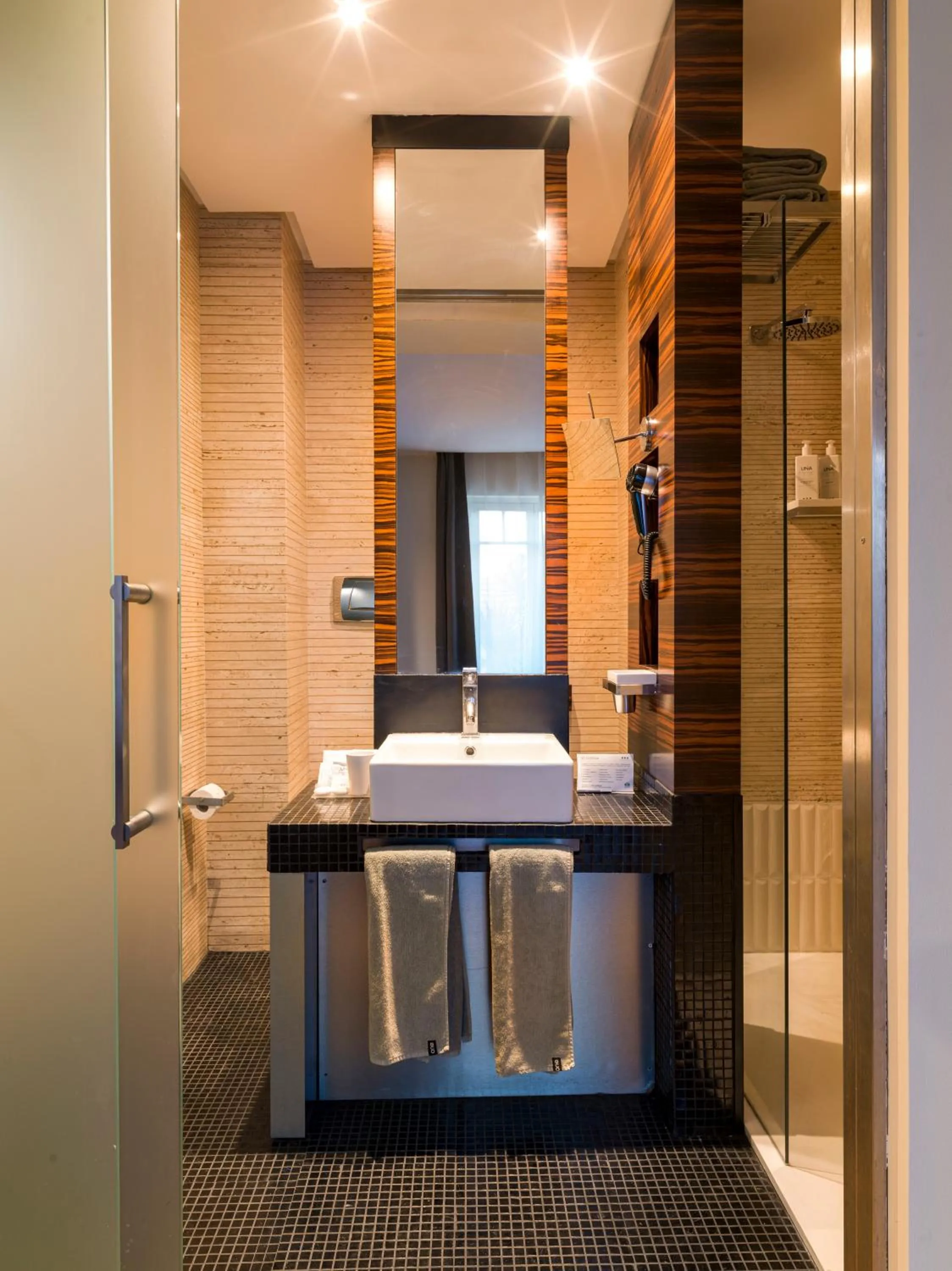 Bathroom in UNA Hotels One Catania