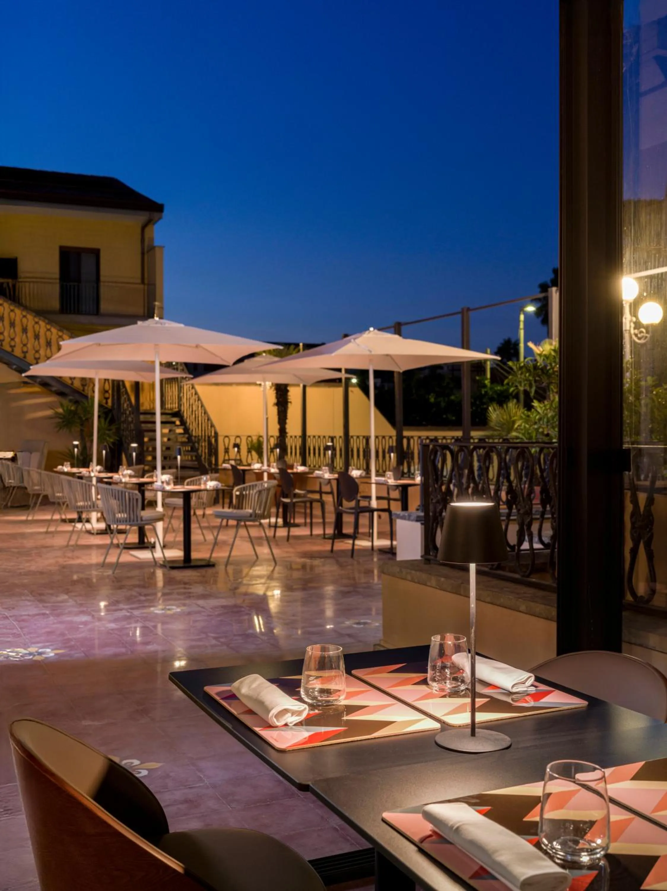 Restaurant/places to eat in UNA Hotels One Catania