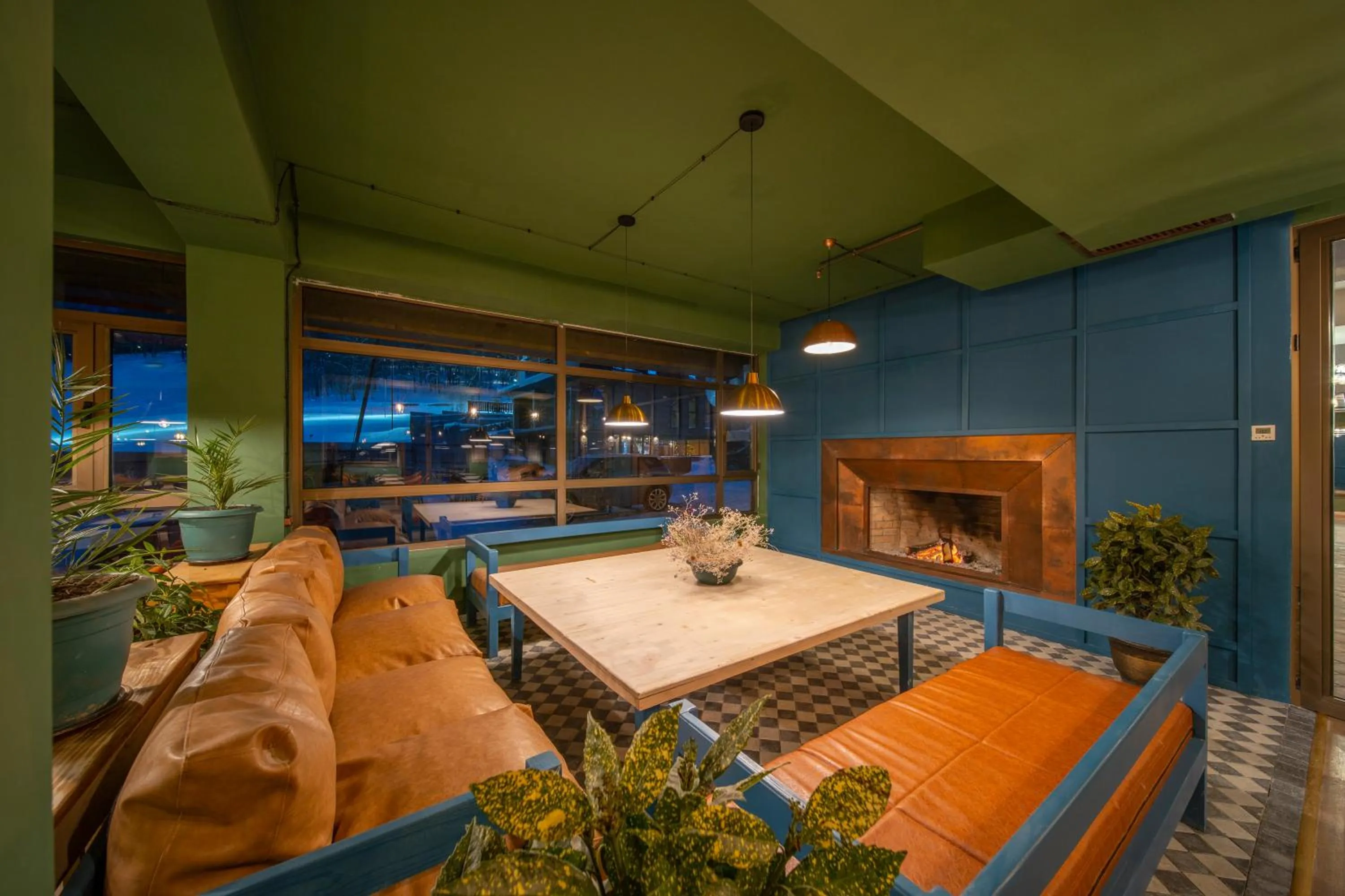 Restaurant/places to eat in Raimond Palace Hotel