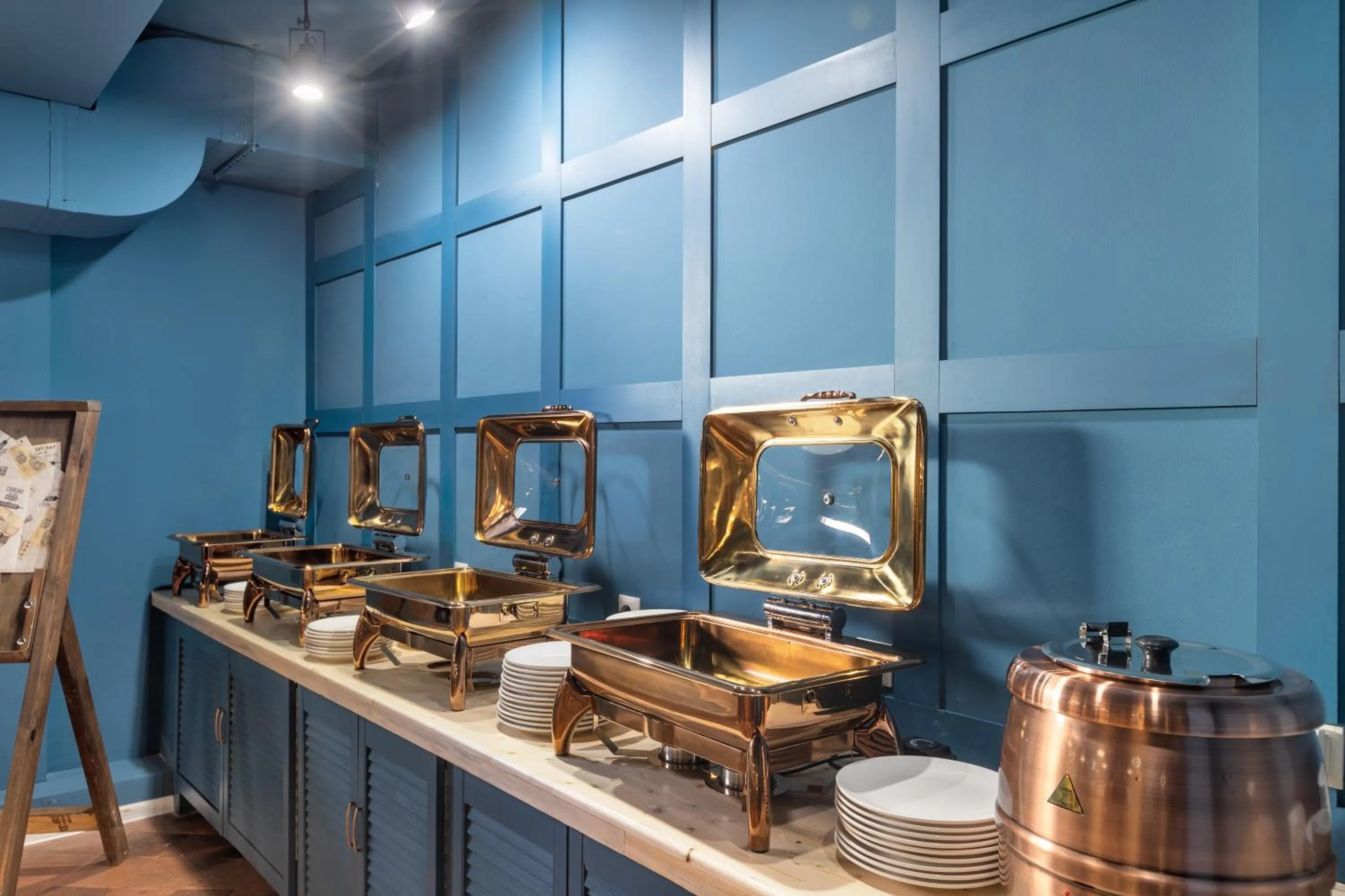 Coffee/tea facilities in Raimond Palace Hotel