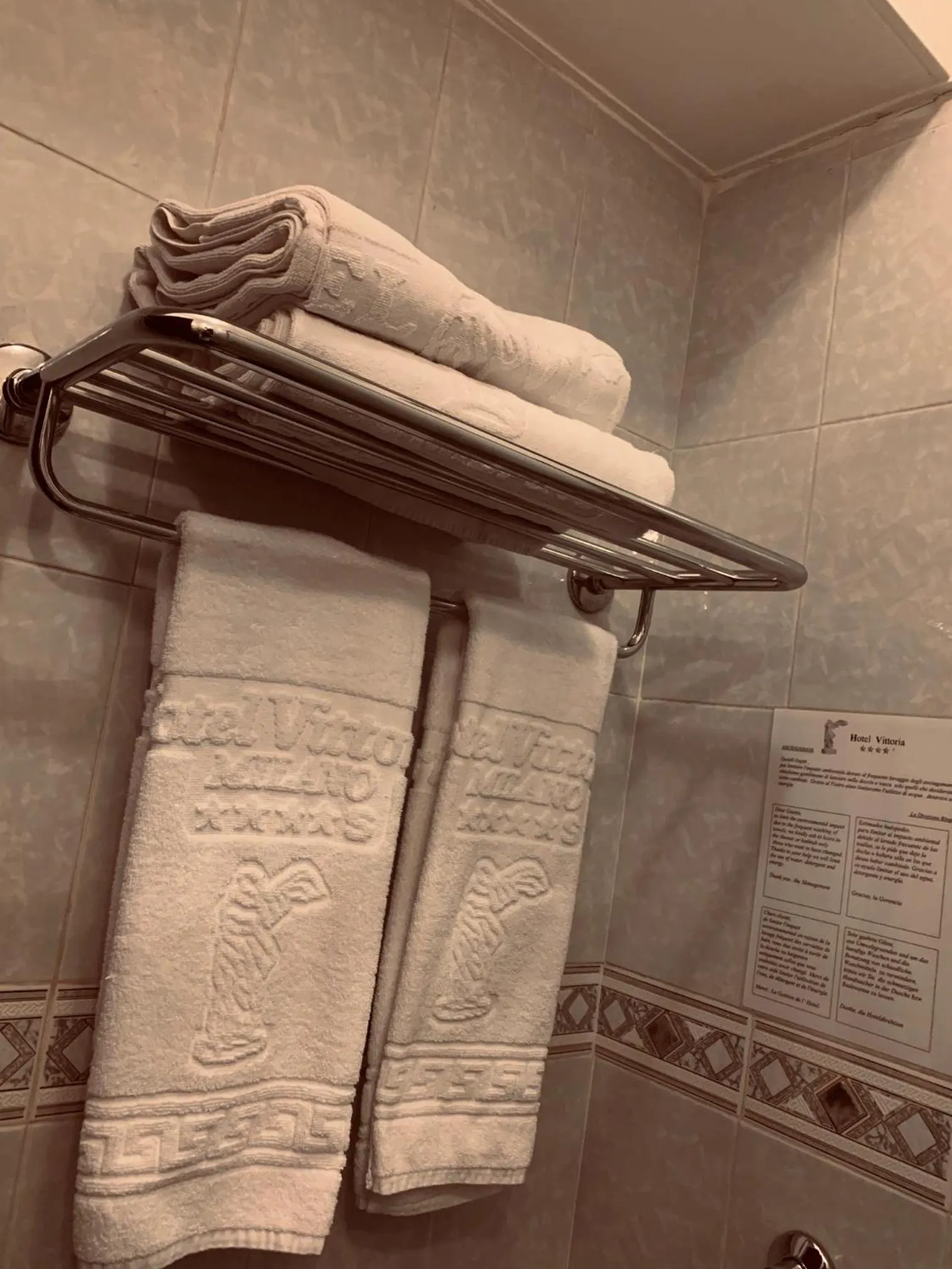 Bathroom in Hotel Vittoria