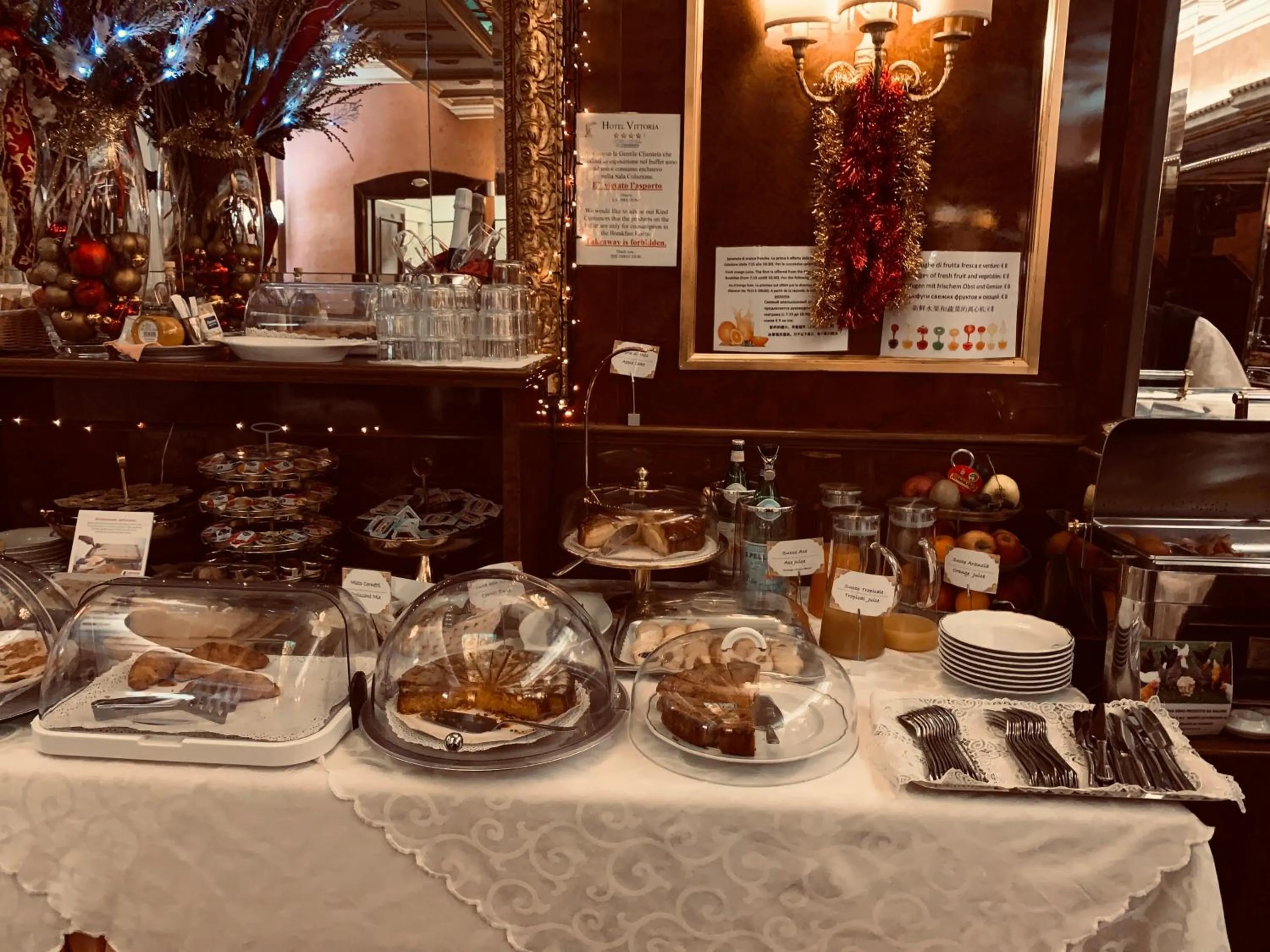 Food and drinks in Hotel Vittoria