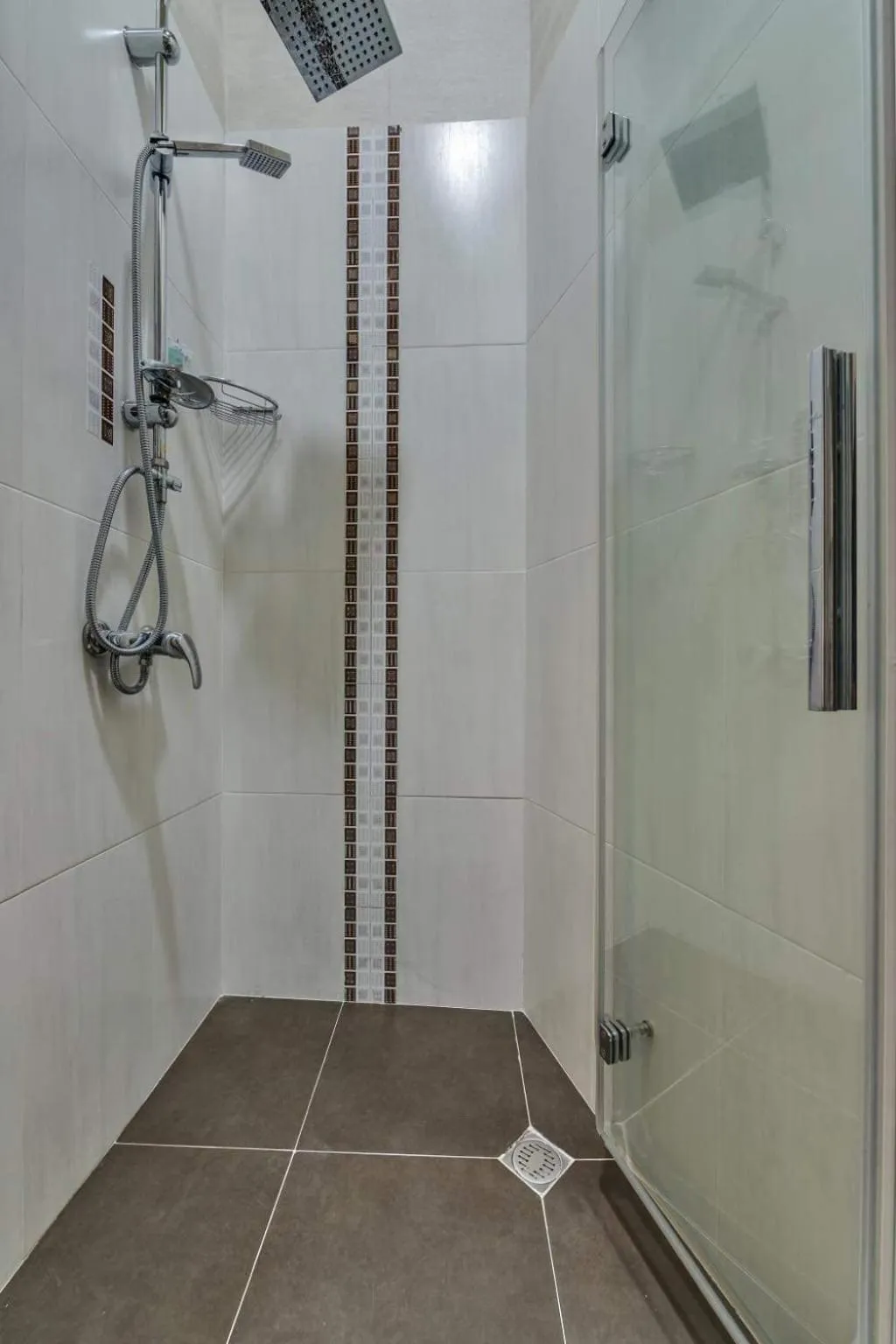 Shower in House 52 Boutique Hotel