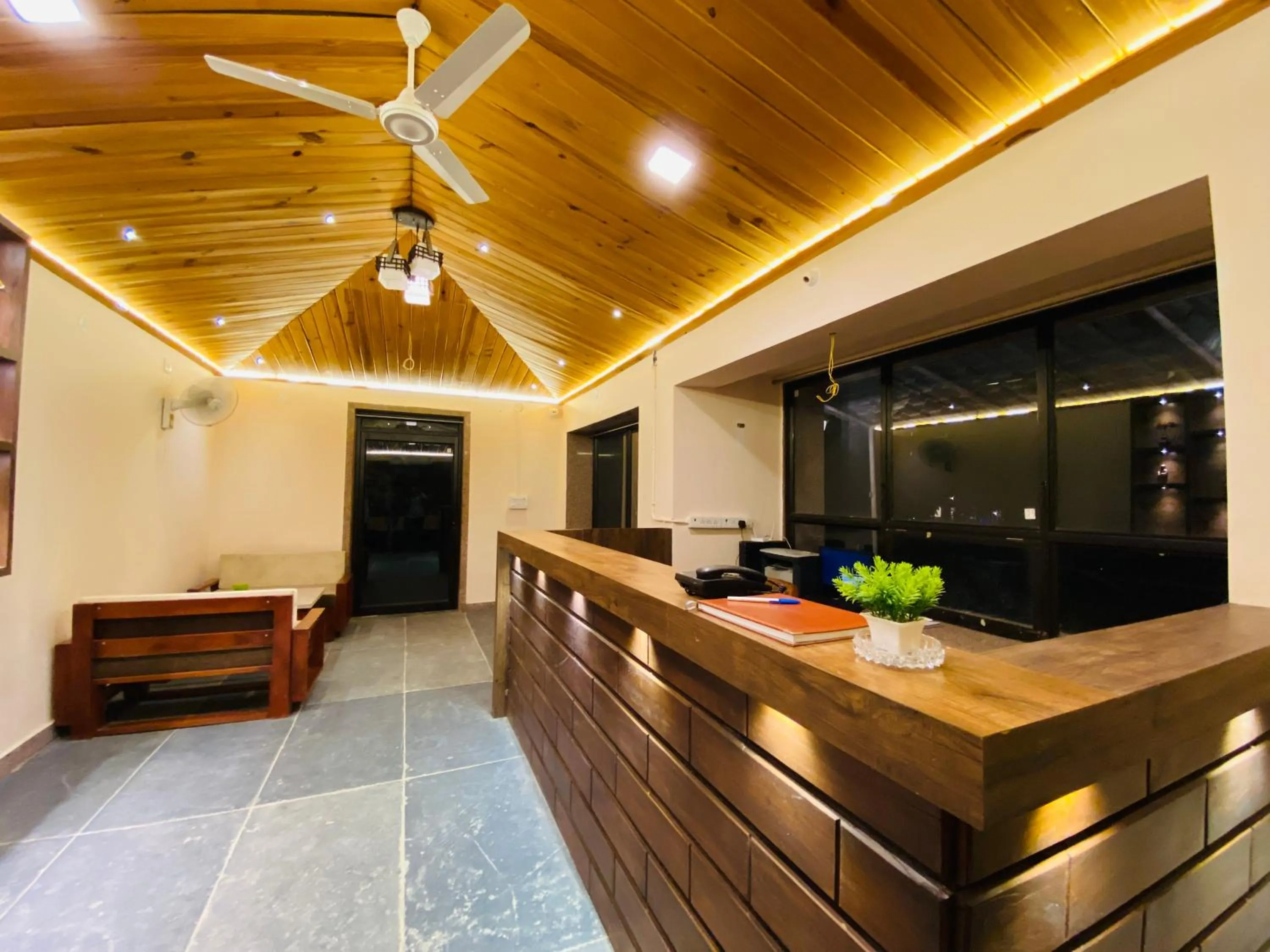 Lounge or bar in The HighGarden Resort