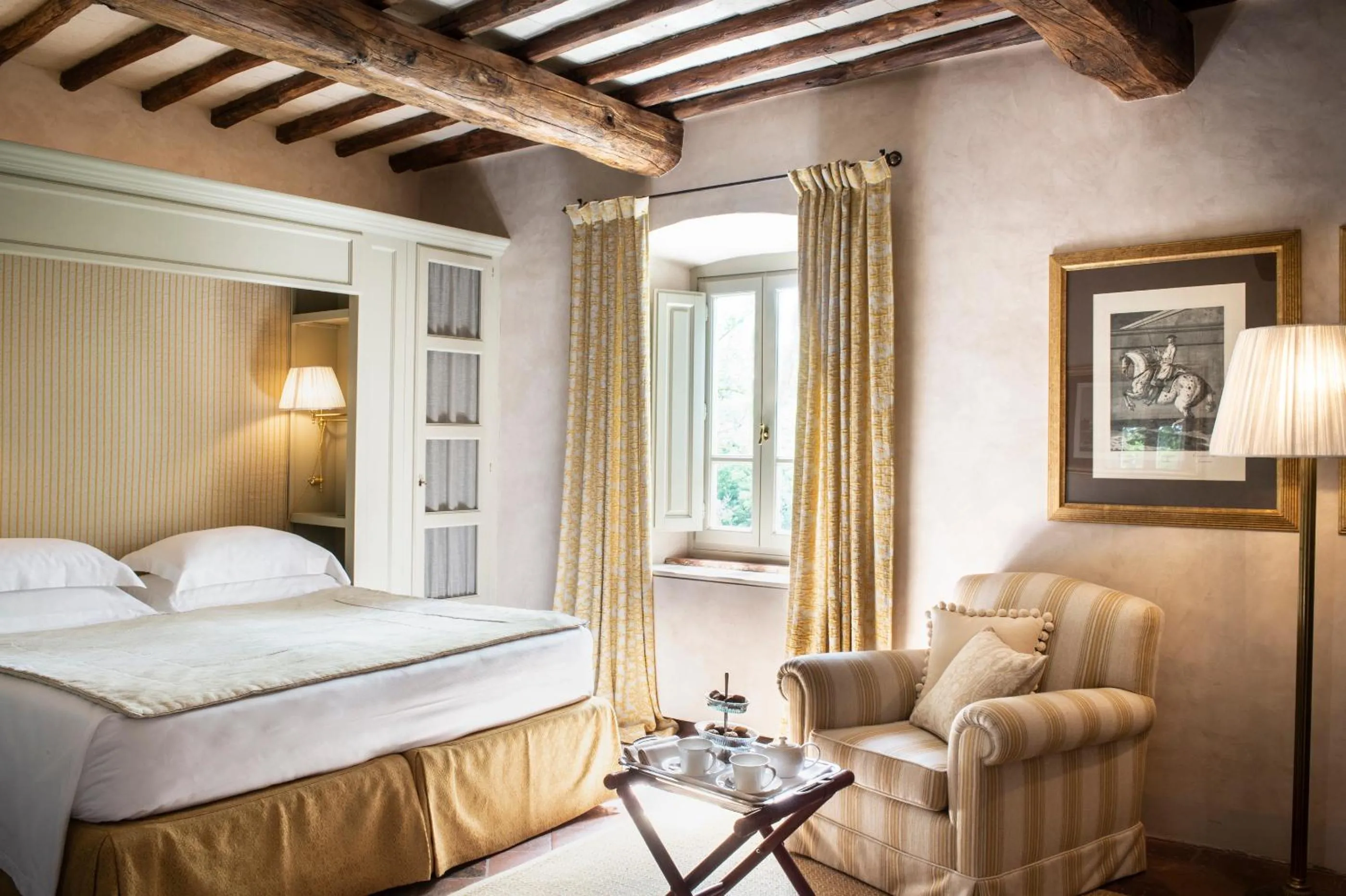 Photo of the whole room, Bed in Il Borro Relais & Châteaux