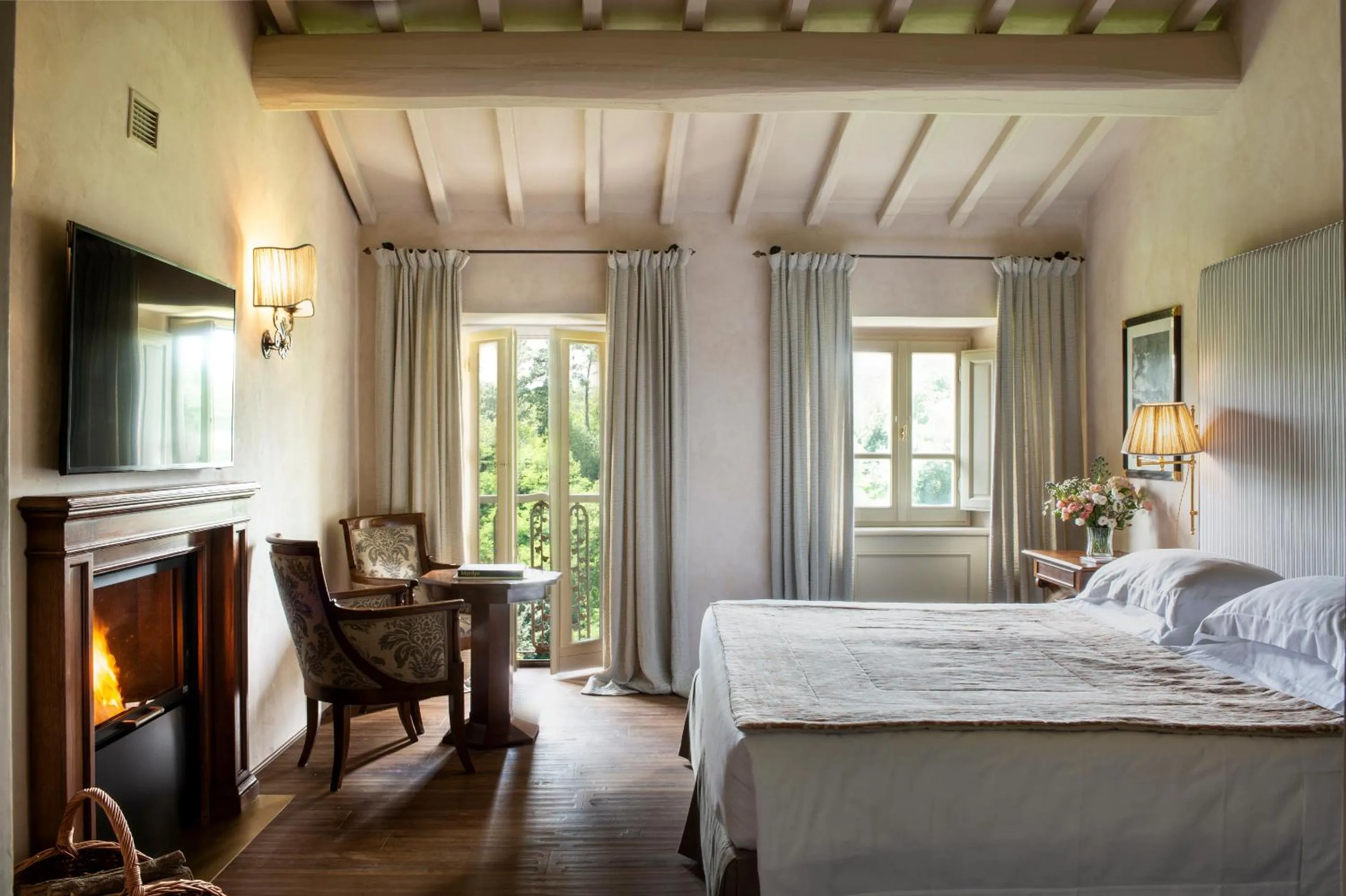 Photo of the whole room, Bed in Il Borro Relais & Châteaux