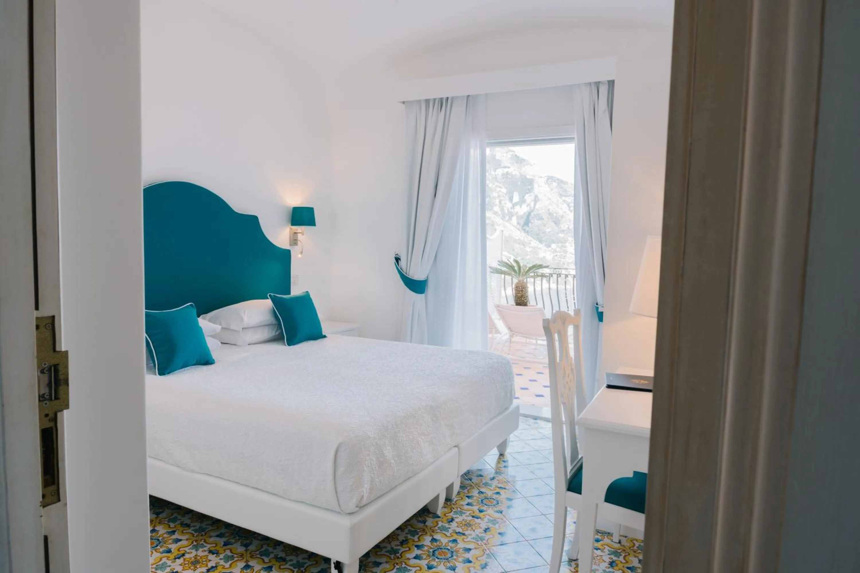 Bed in Hotel Conca d'Oro