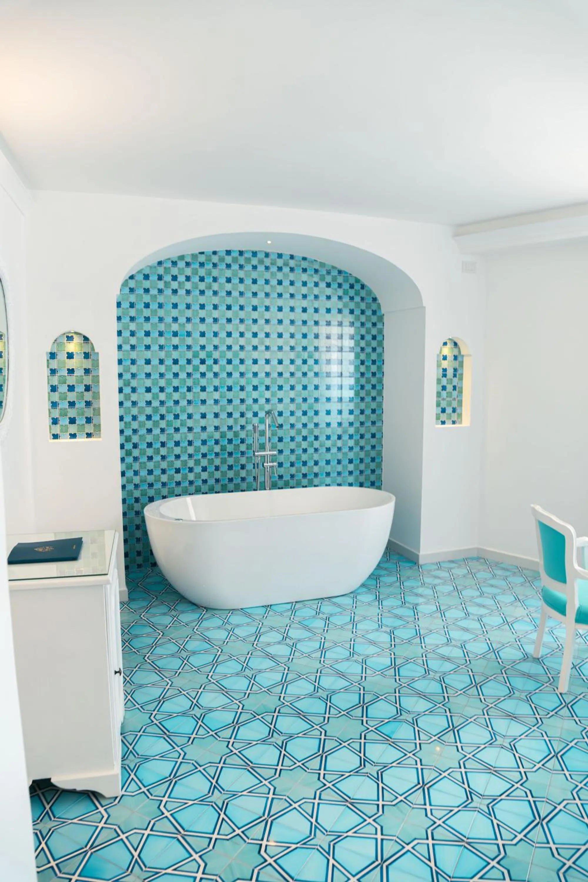 Bath, Bed in Hotel Conca d'Oro