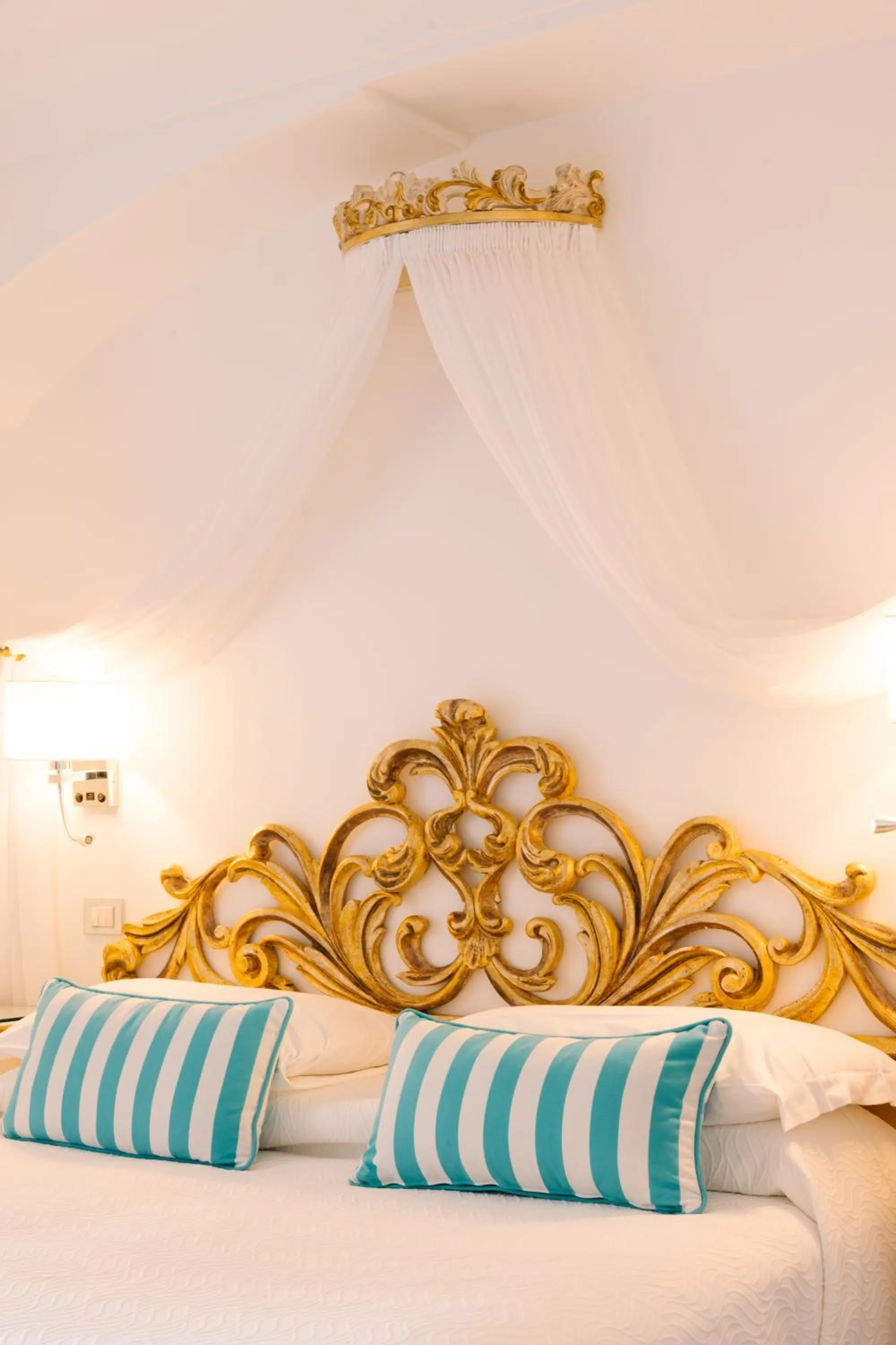 Bed in Hotel Conca d'Oro